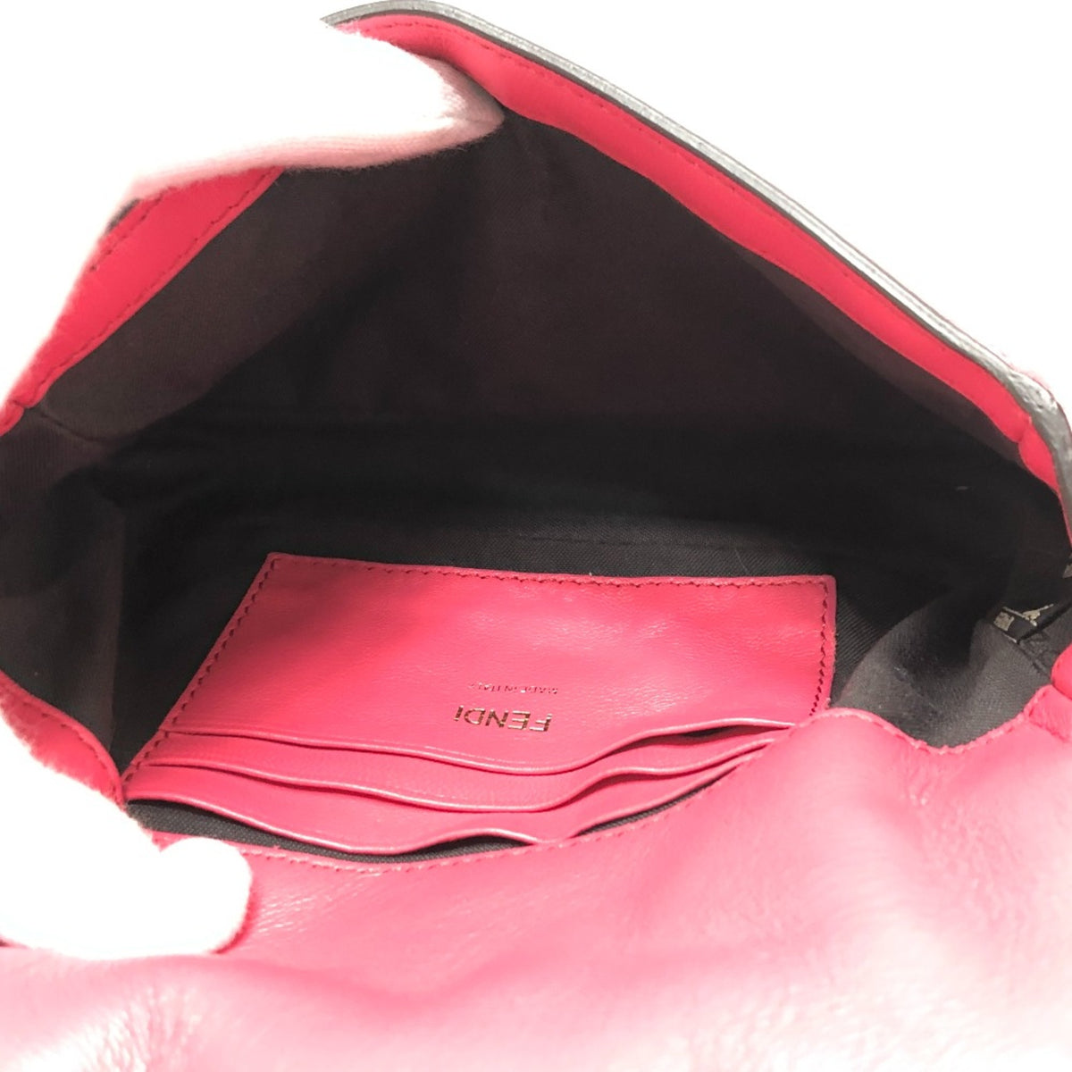 Fendi Pink Leather Shoulder Bag (Pre-Owned)