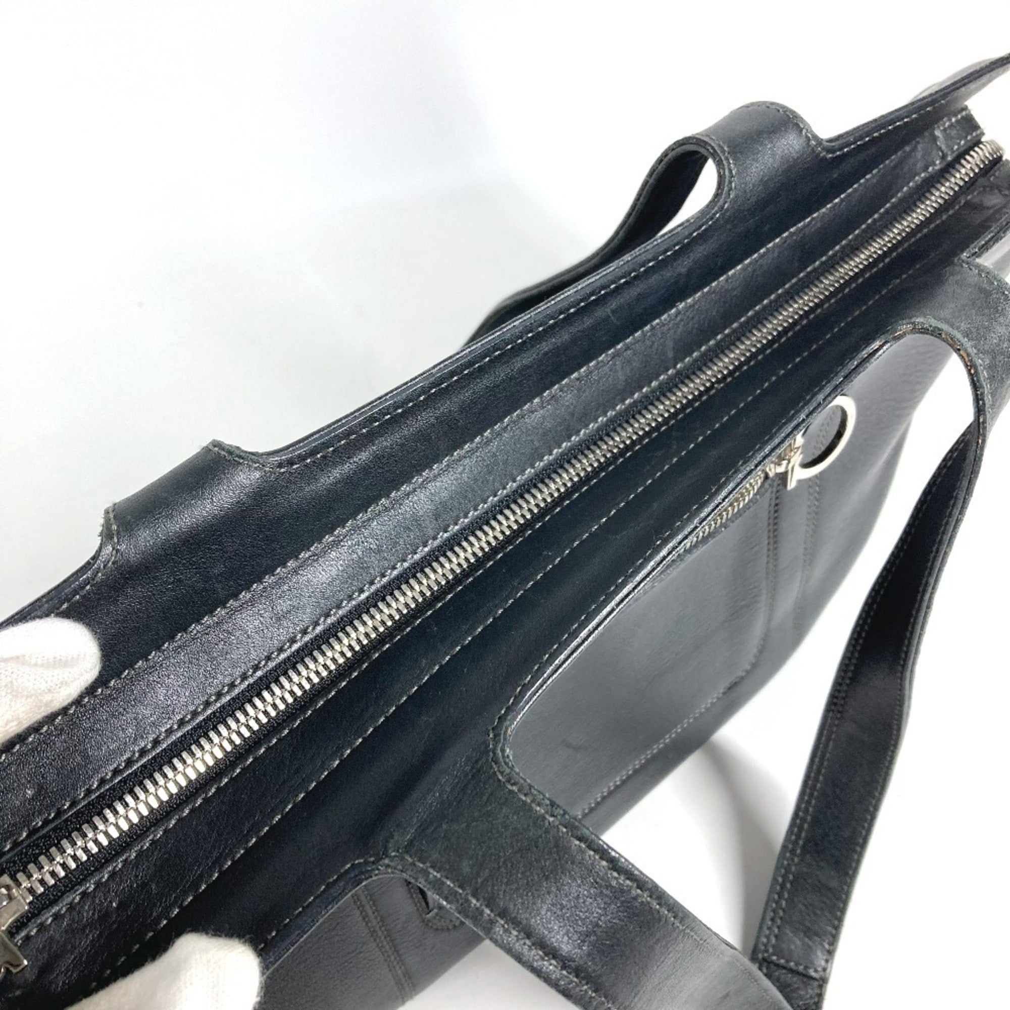 Salvatore Ferragamo Black Leather Shoulder Bag Tote Bag (Pre-Owned)