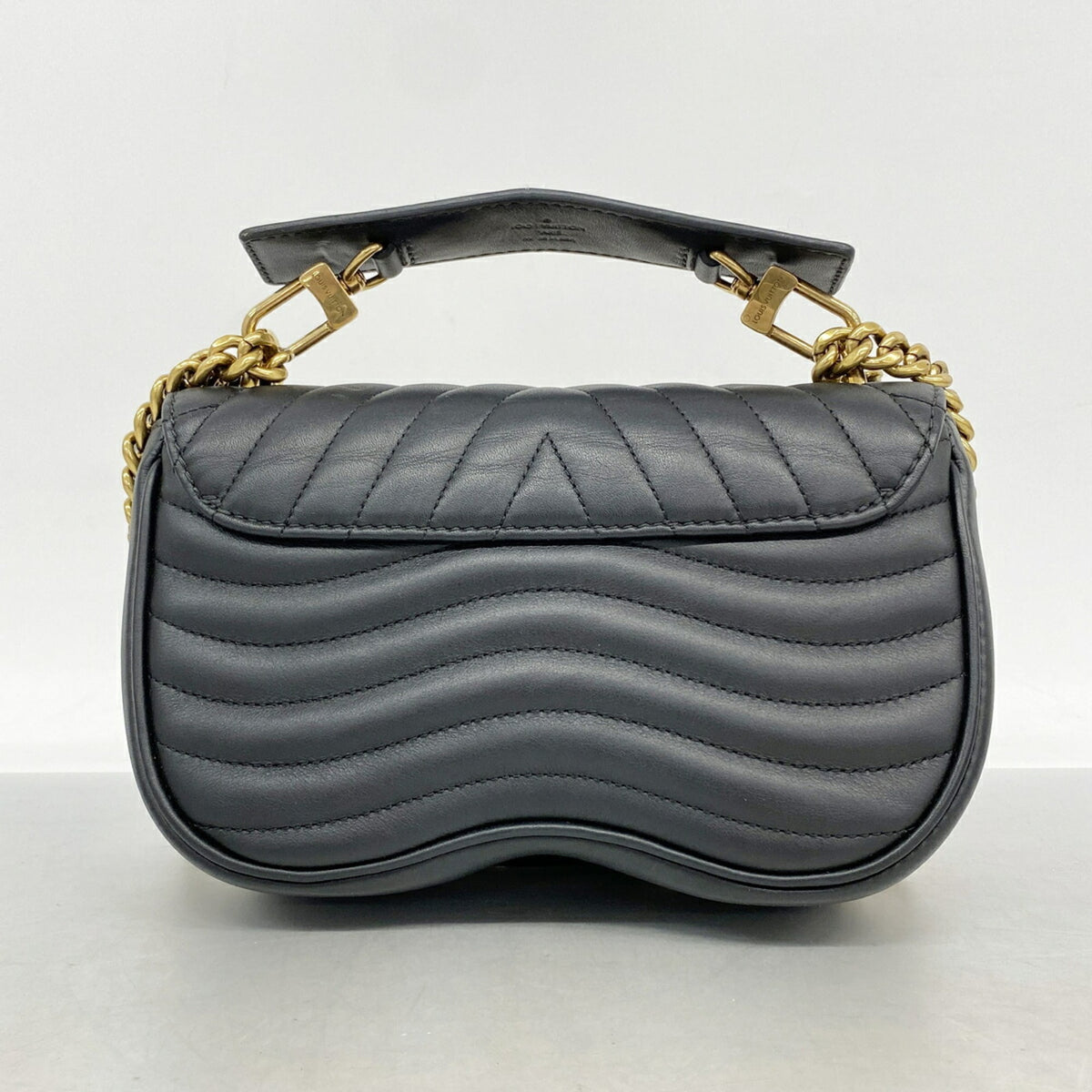 Louis Vuitton Noir Handbag (Pre-Owned)