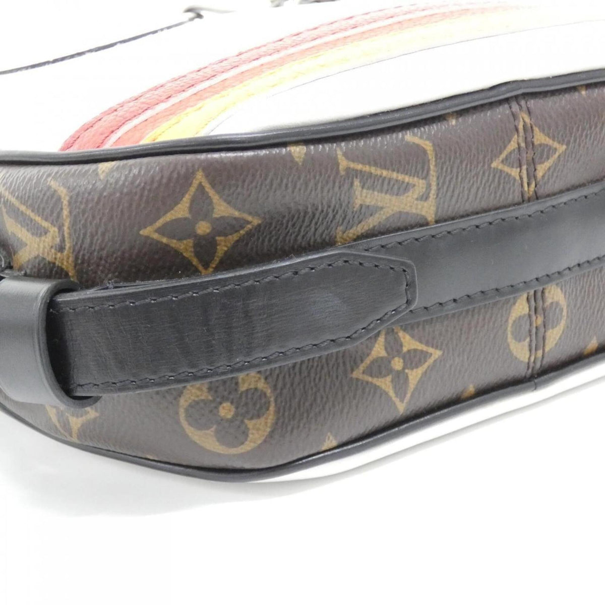 Louis Vuitton Blanc Leather Coated Canvas Shoulder Bag (Pre-Owned)