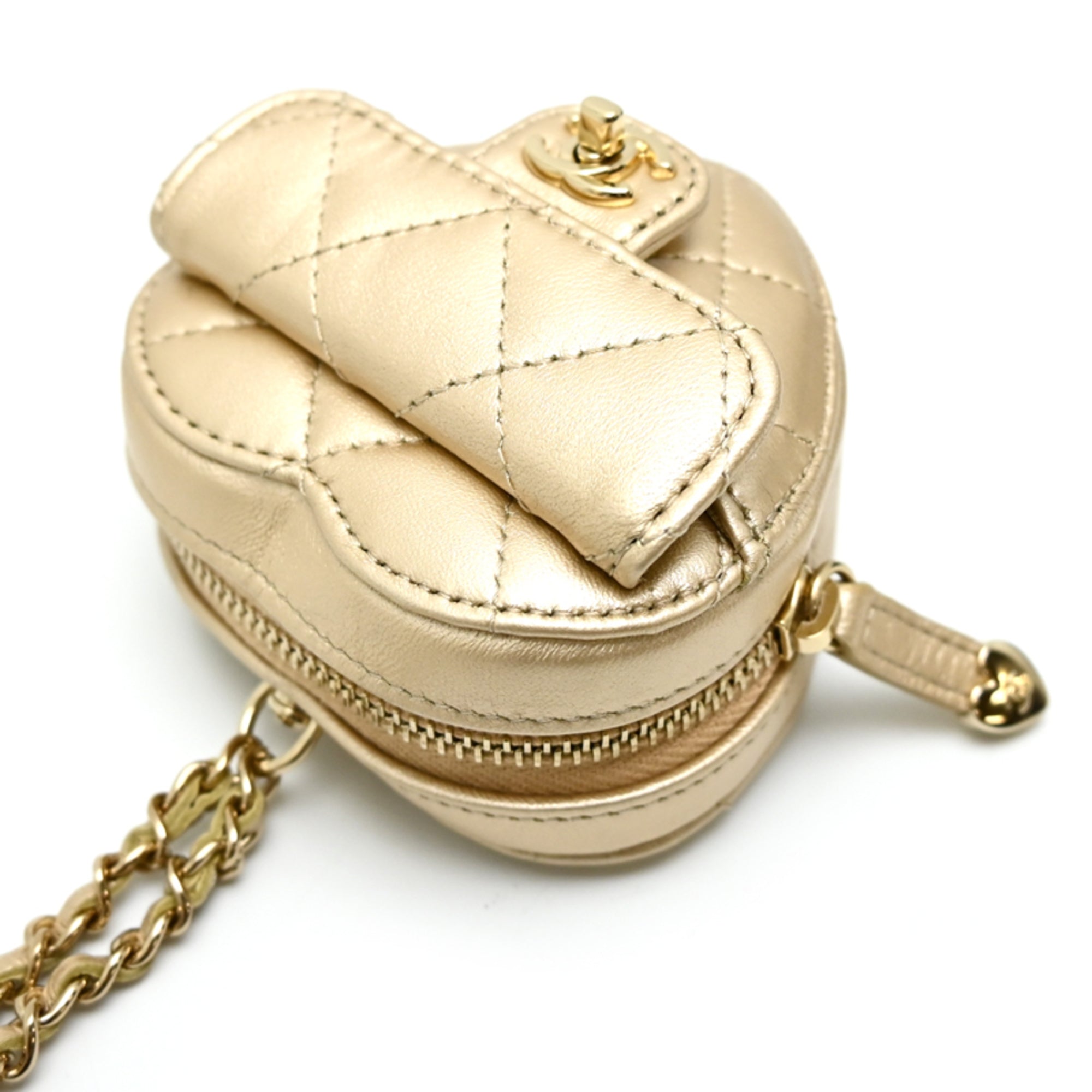 Chanel Matelasse Gold Leather Shoulder Bag (Pre-Owned)