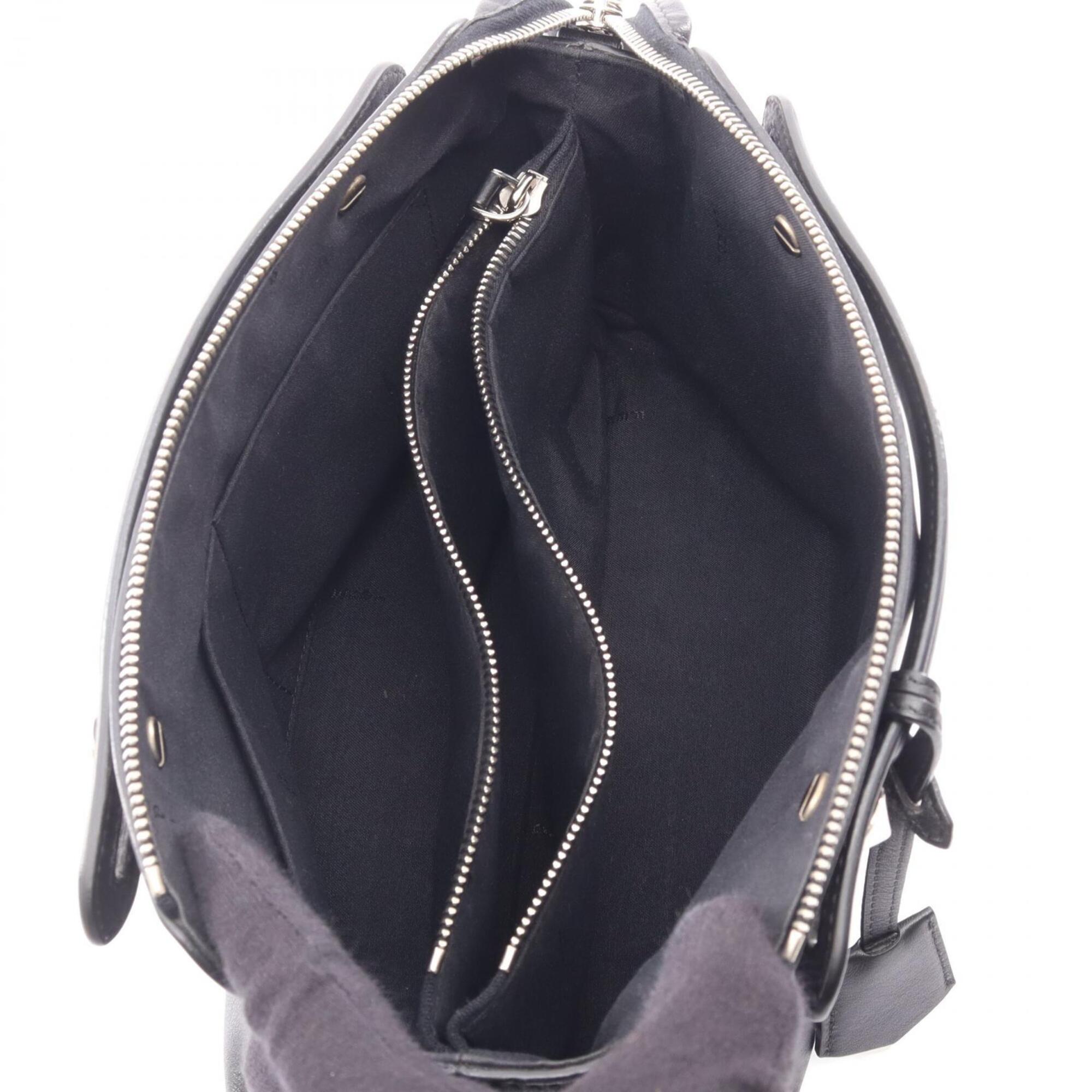 Fendi Black Leather Handbag (Pre-Owned)