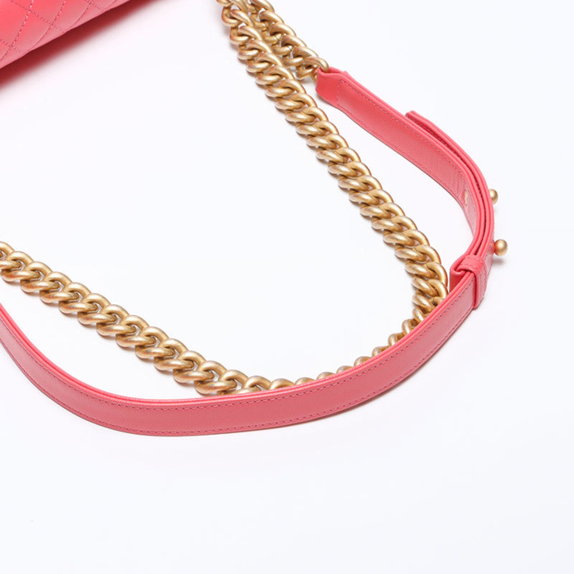 Chanel Pink Shoulder Bag (Pre-Owned)