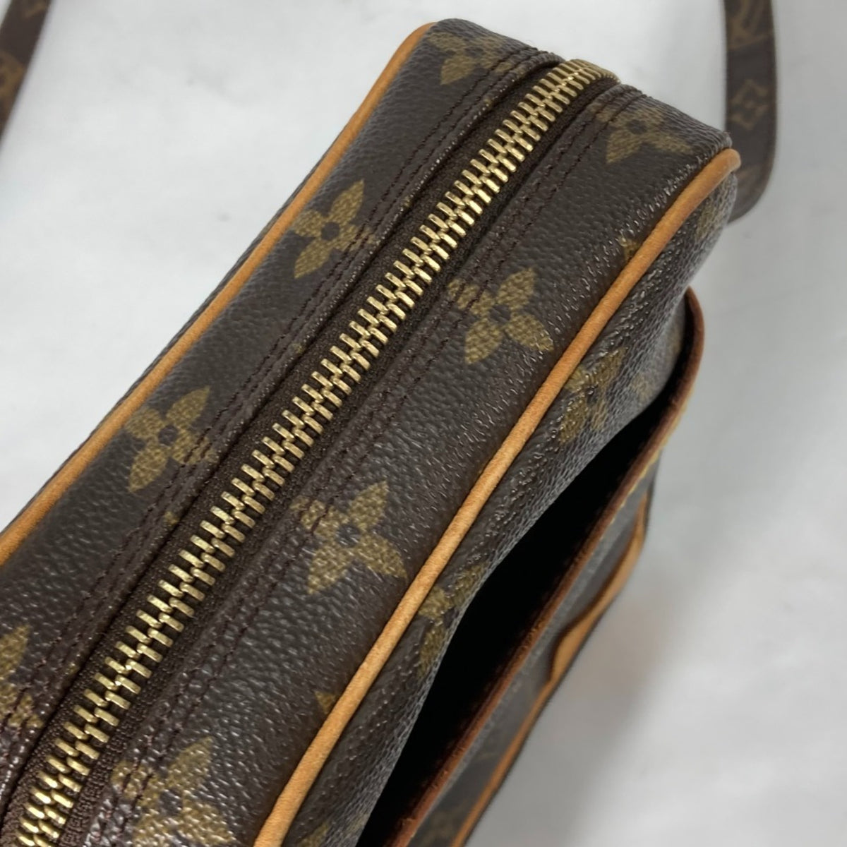 Louis Vuitton Brown Monogram Monogram Pochette Shoulder Bag (Pre-Owned)