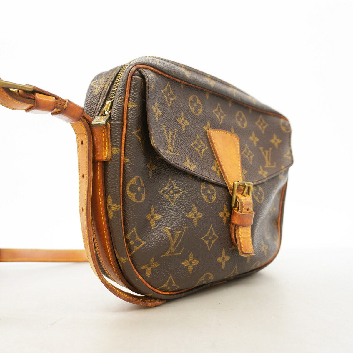 Louis Vuitton Brown Shoulder Bag (Pre-Owned)