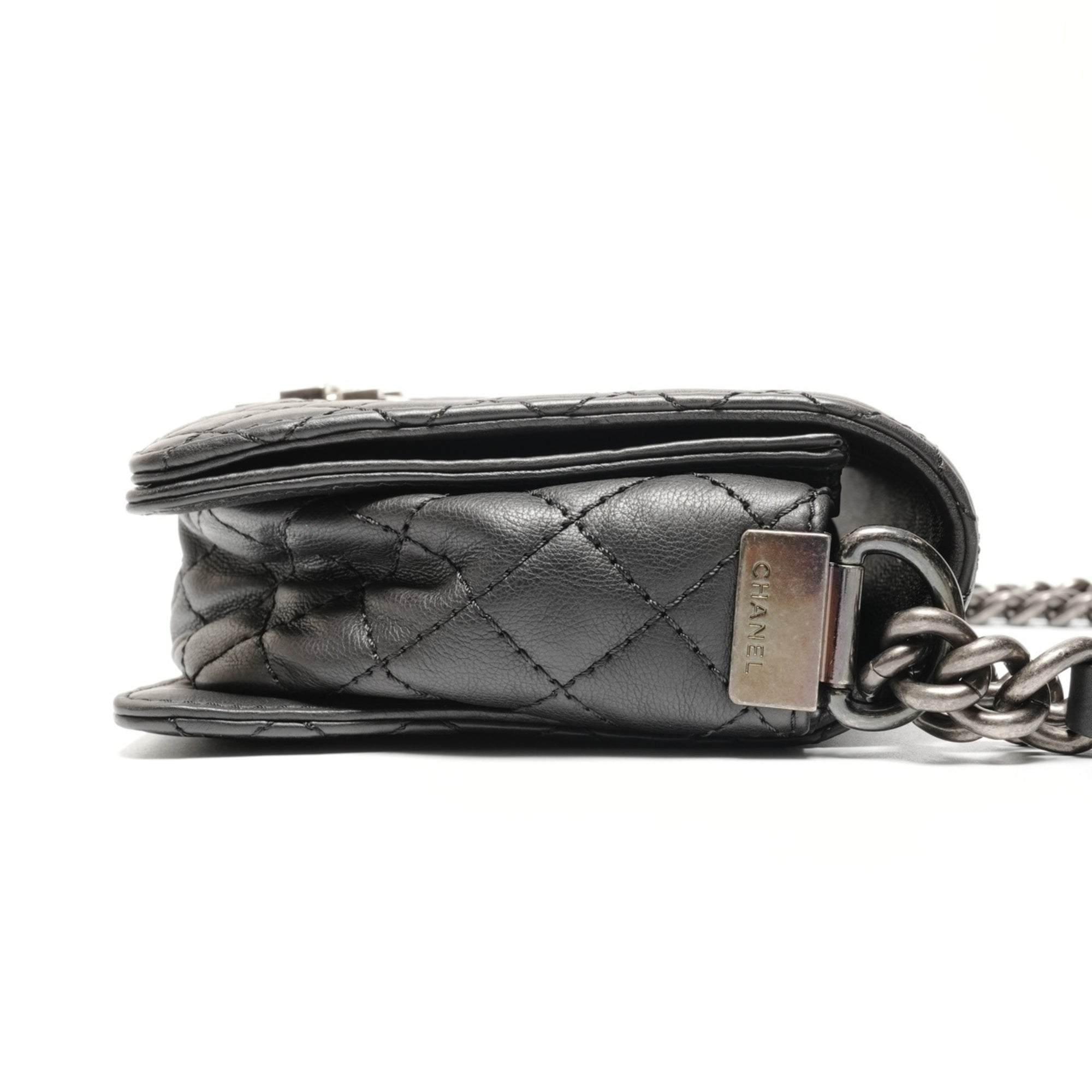 Chanel Black Shoulder Bag (Pre-Owned)