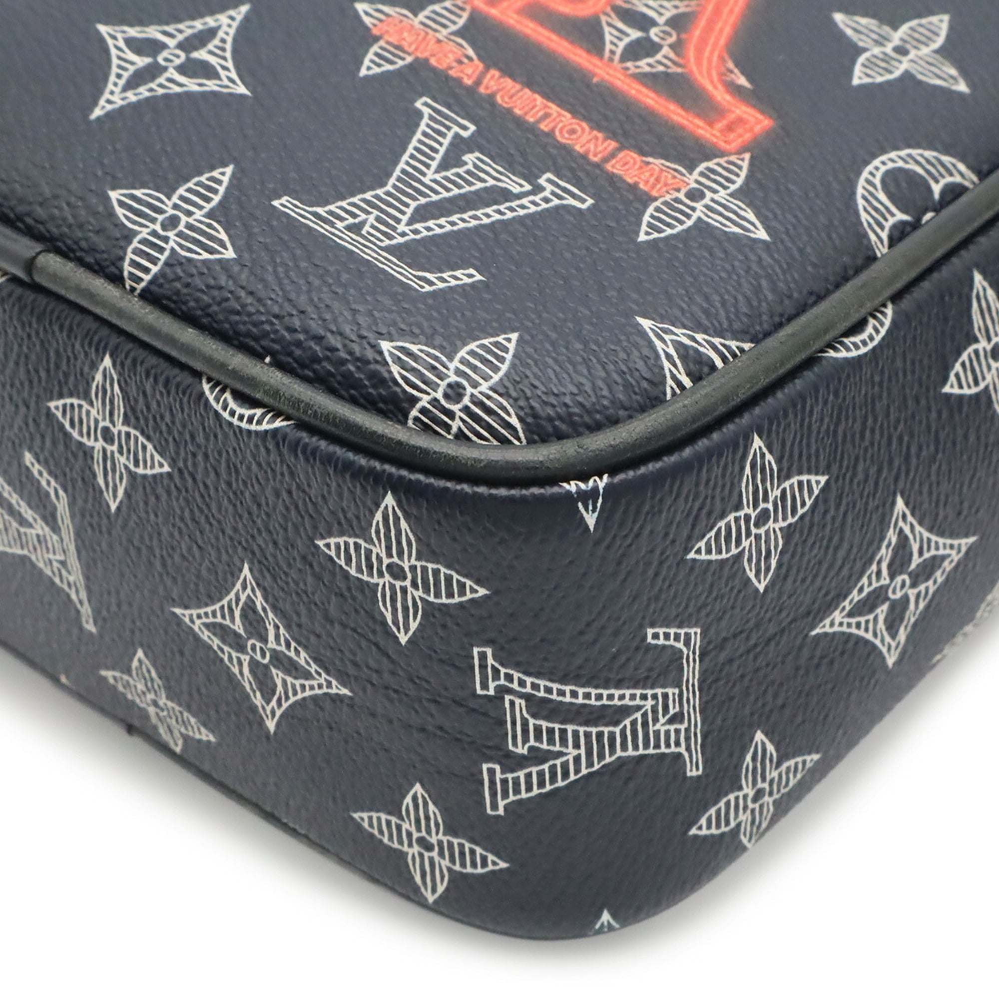 Louis Vuitton Galle Monogram Navy Red Color White Monogram Pochette Shoulder Bag (Pre-Owned)