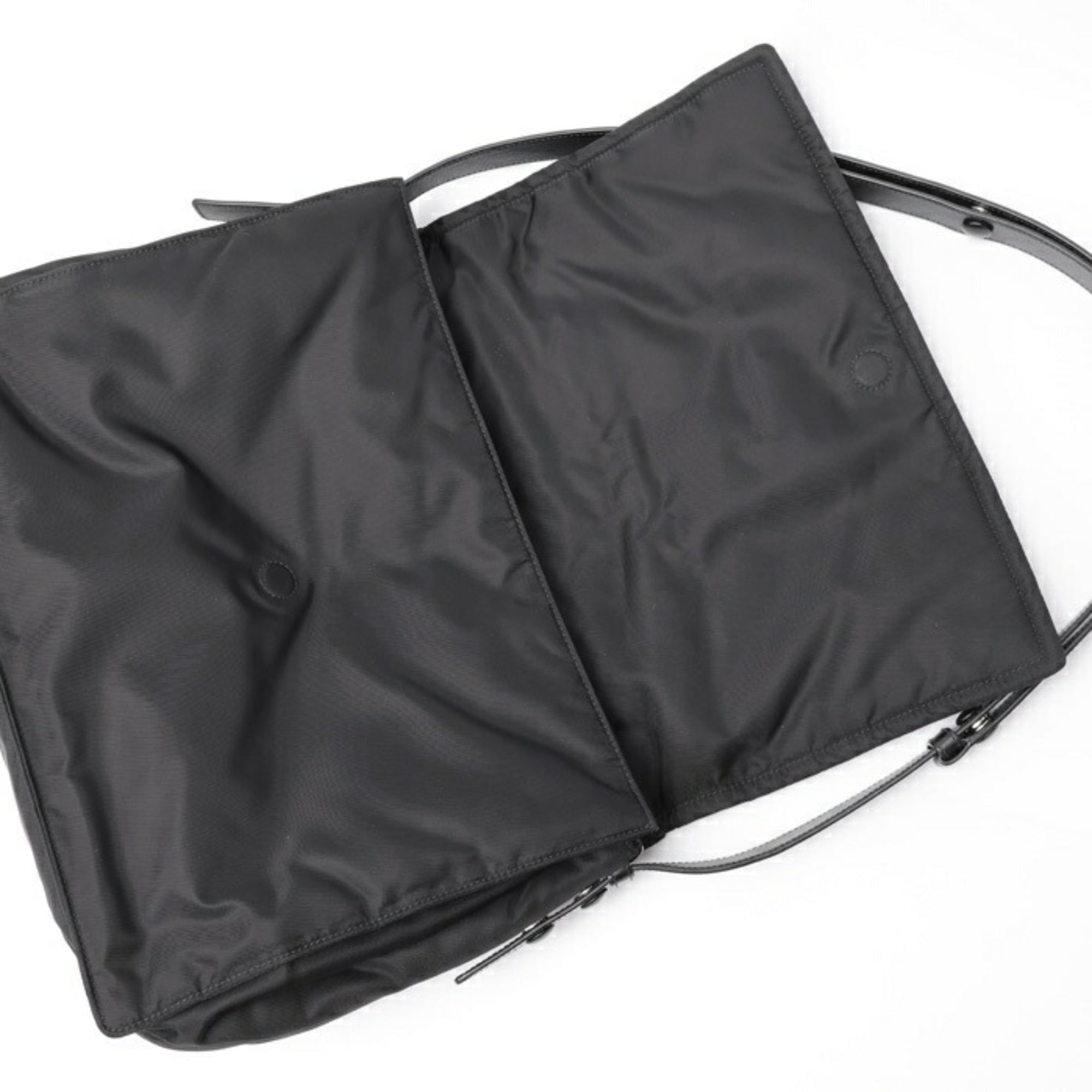 Prada Black Nylon Shoulder Bag (Pre-Owned)