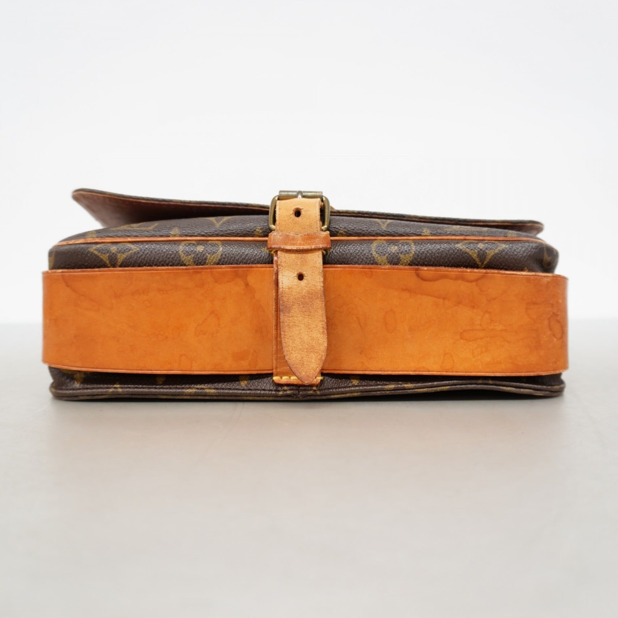 Louis Vuitton Brown Shoulder Bag (Pre-Owned)