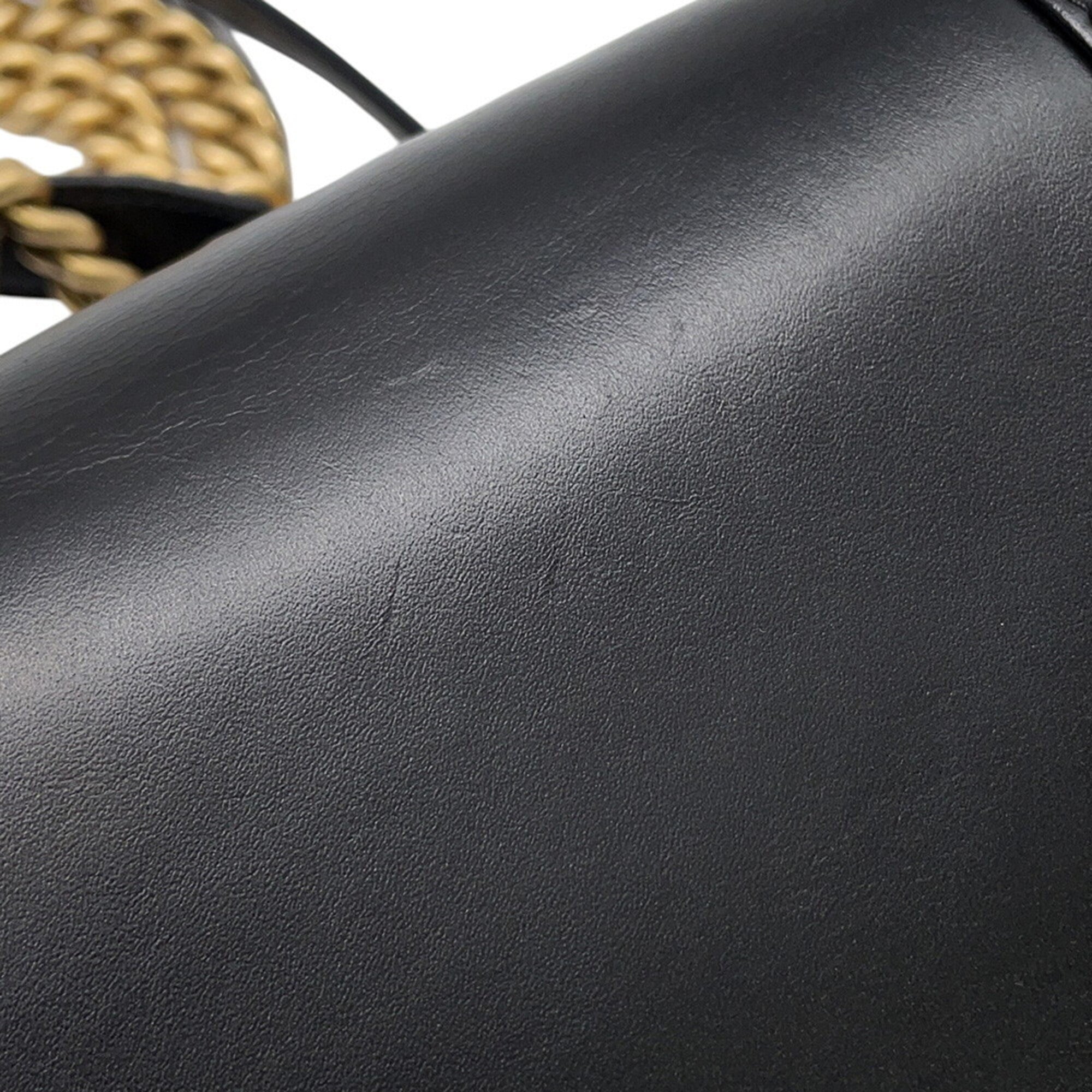 Chanel Black Leather Shoulder Bag (Pre-Owned)