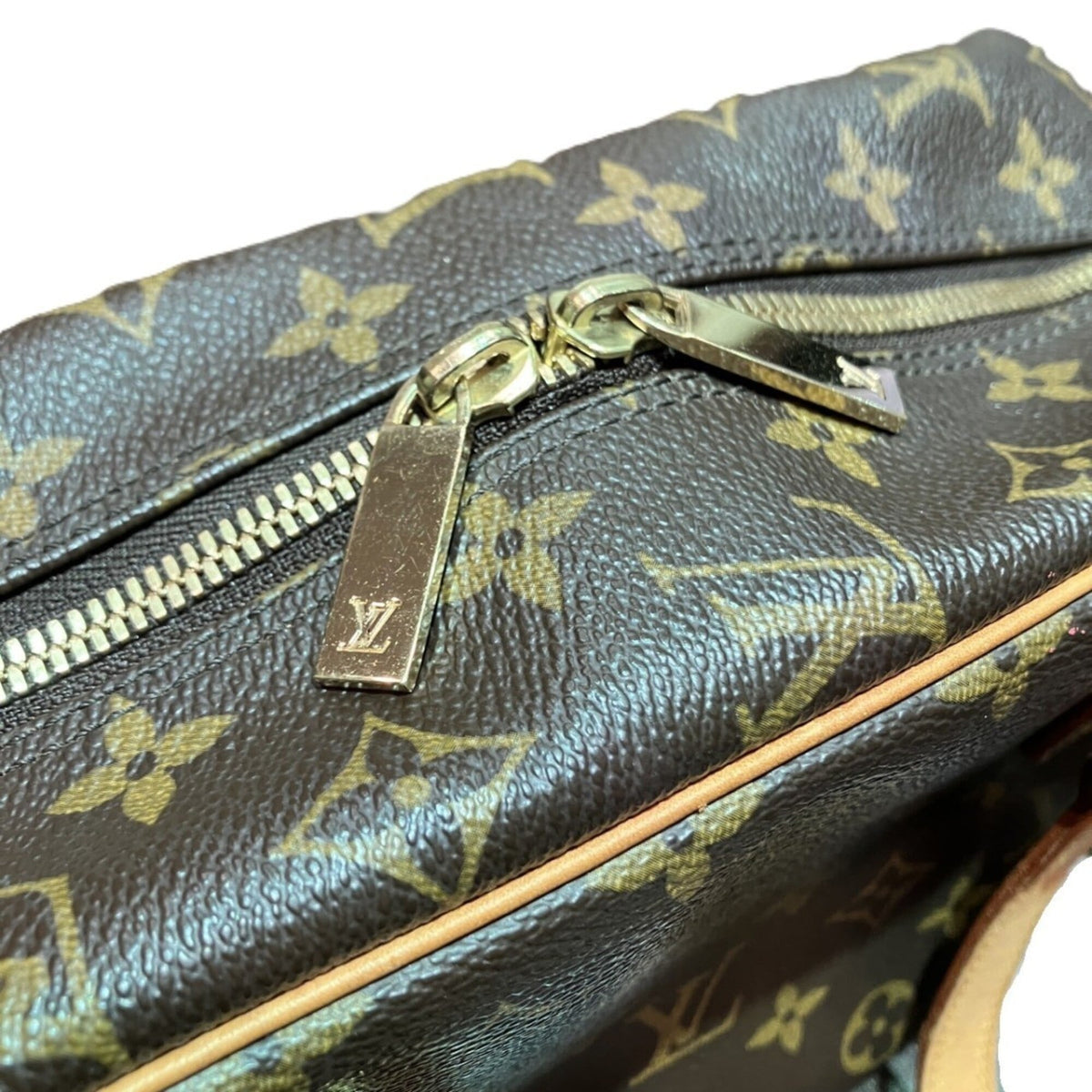 Louis Vuitton Monogram Brown Monogram Shoulder Bag (Pre-Owned)