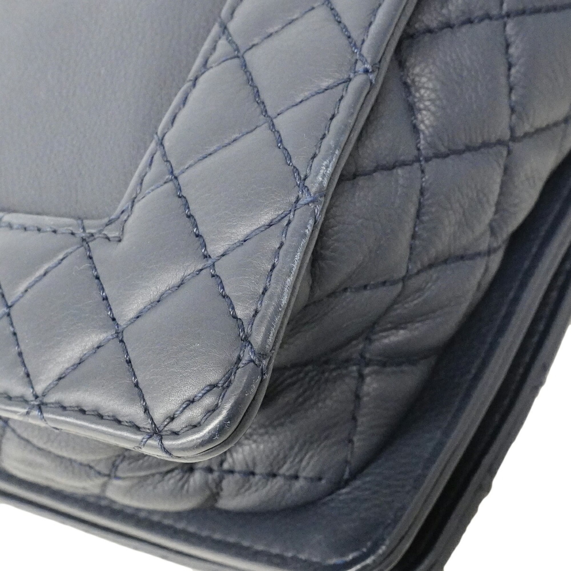 Chanel Navy Leather Shoulder Bag (Pre-Owned)