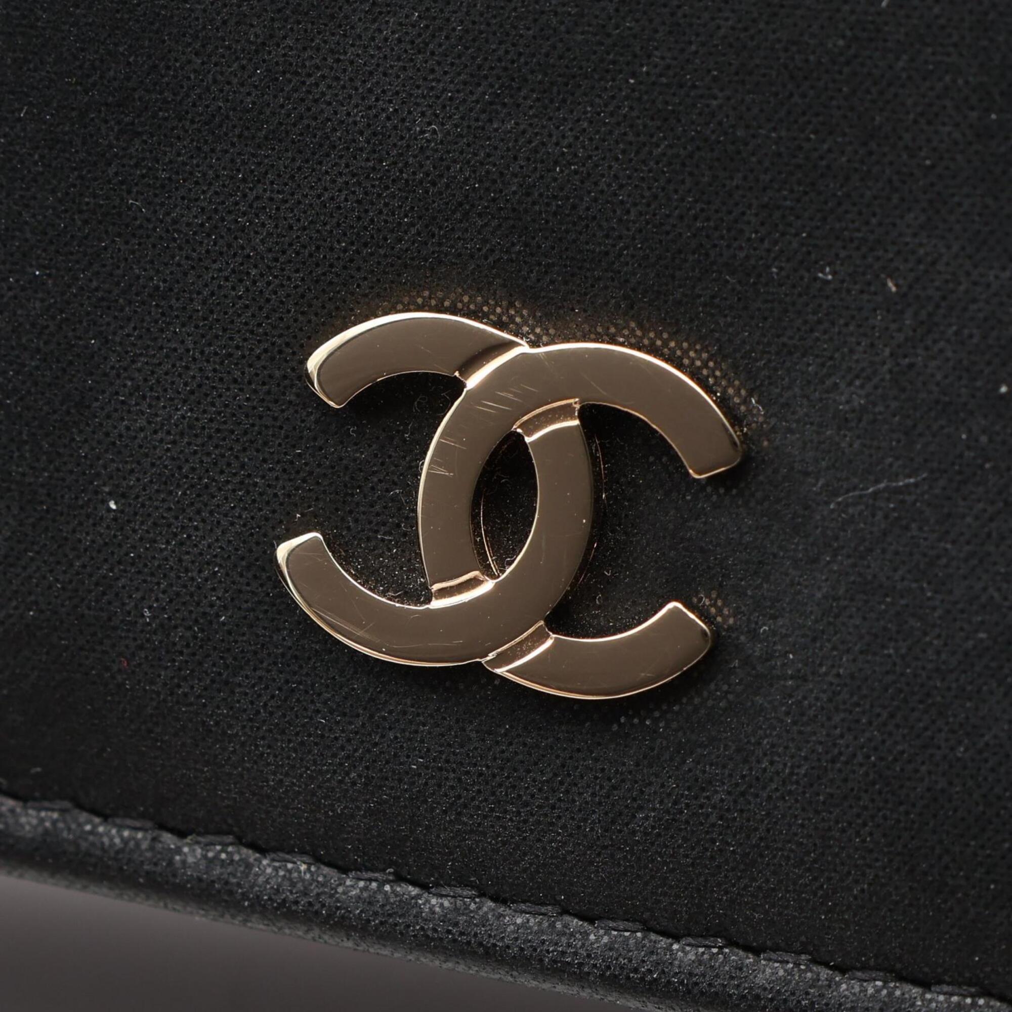 Chanel Black Leather Grained Calfskin Handbag Shoulder Bag (Pre-Owned)