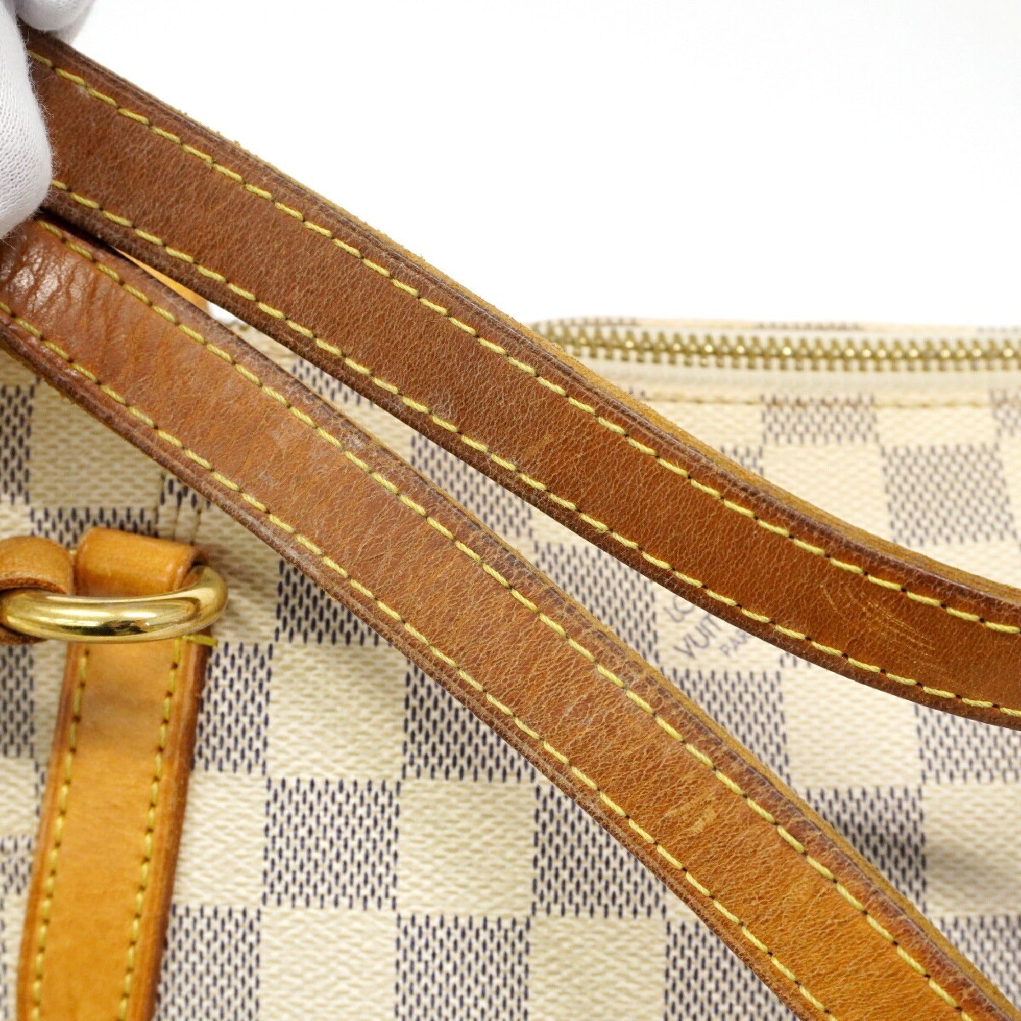Louis Vuitton White Tote Bag (Pre-Owned)