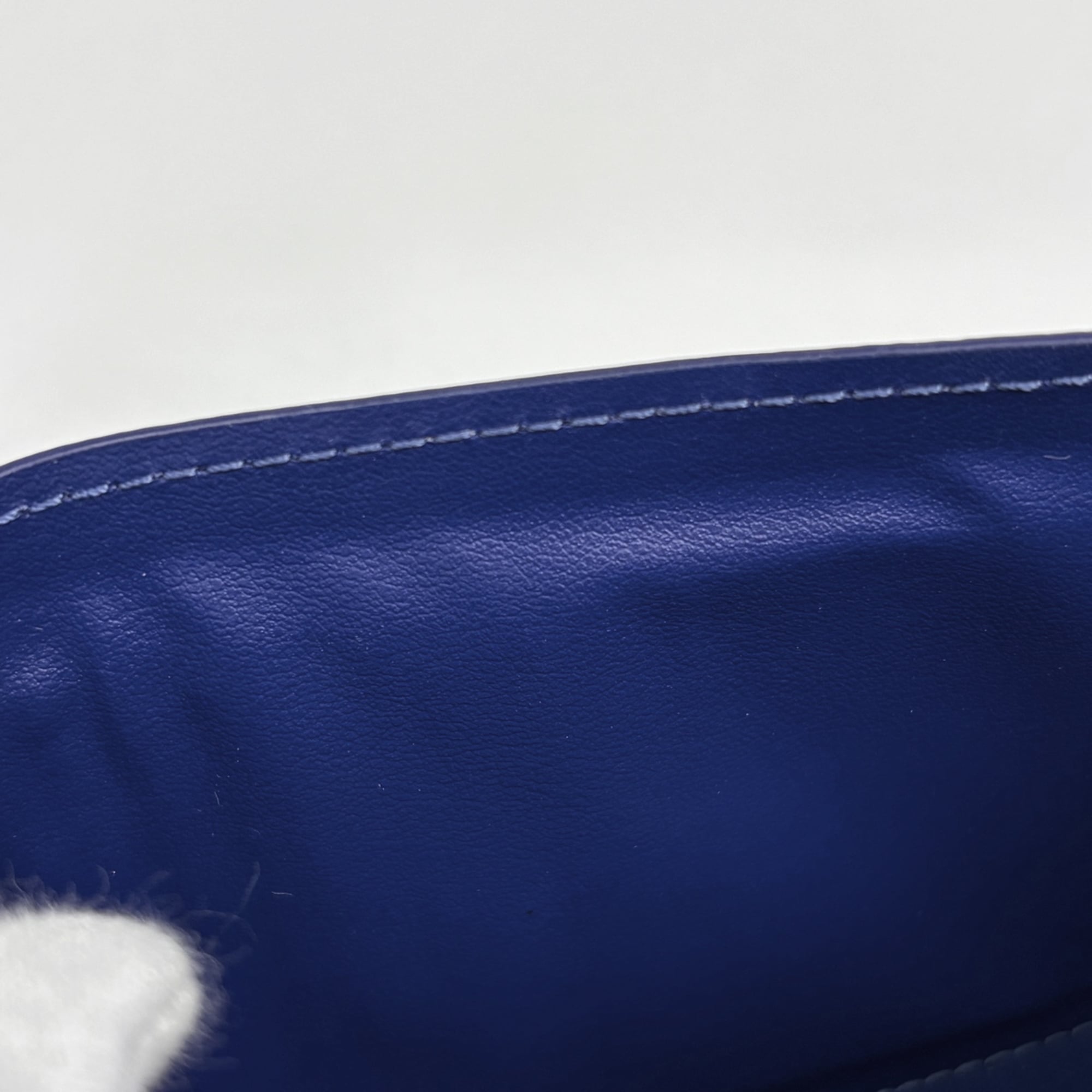 Louis Vuitton Taiga Cobalt Taiga Leather Long Wallet (Bi-Fold) (Pre-Owned)