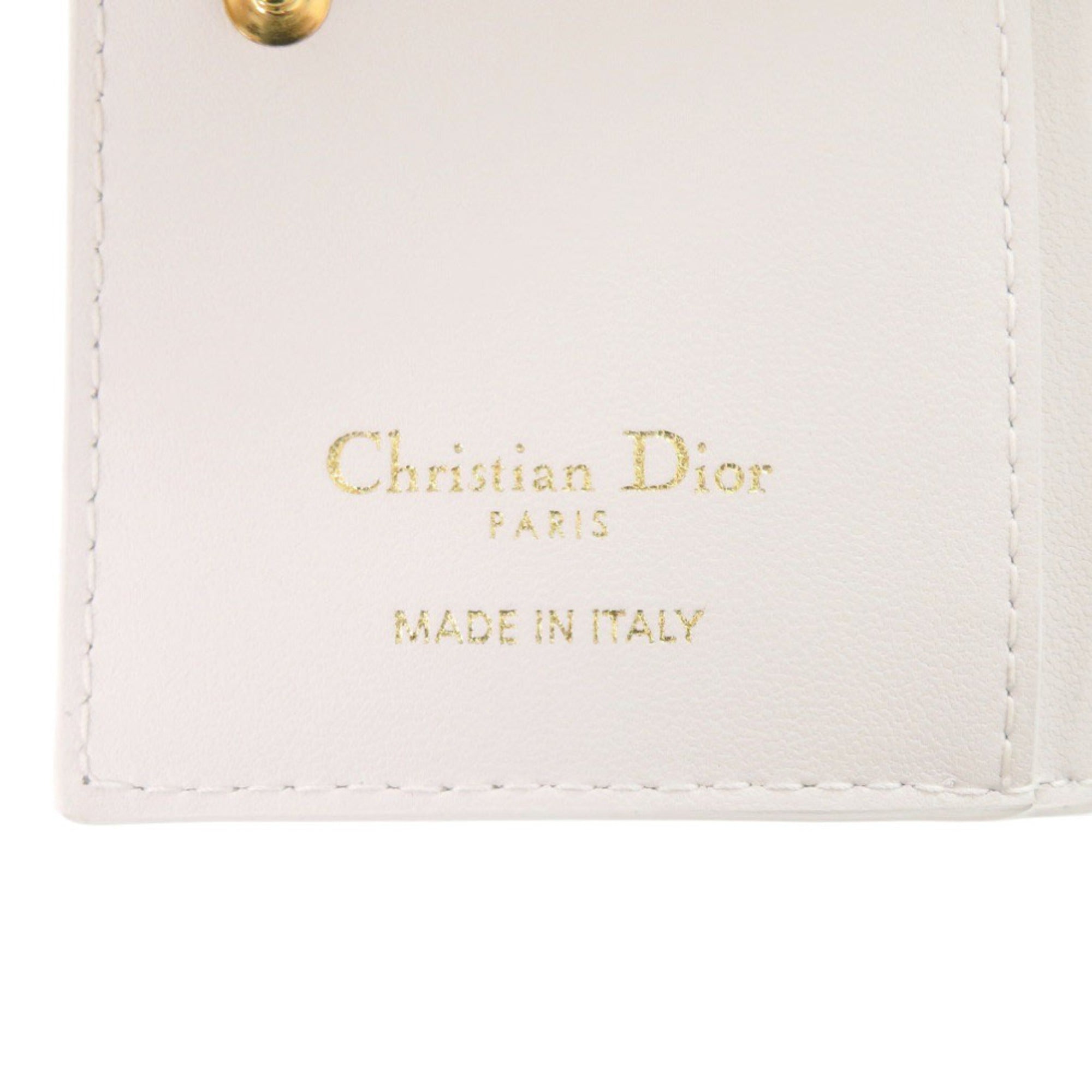 Christian Dior White Leather Wallet (Bi-Fold) (Pre-Owned)
