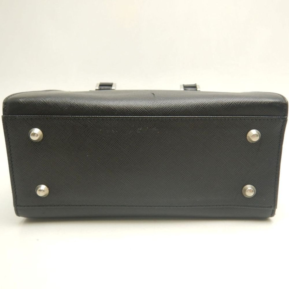 Burberry Black Leather Handbag (Pre-Owned)