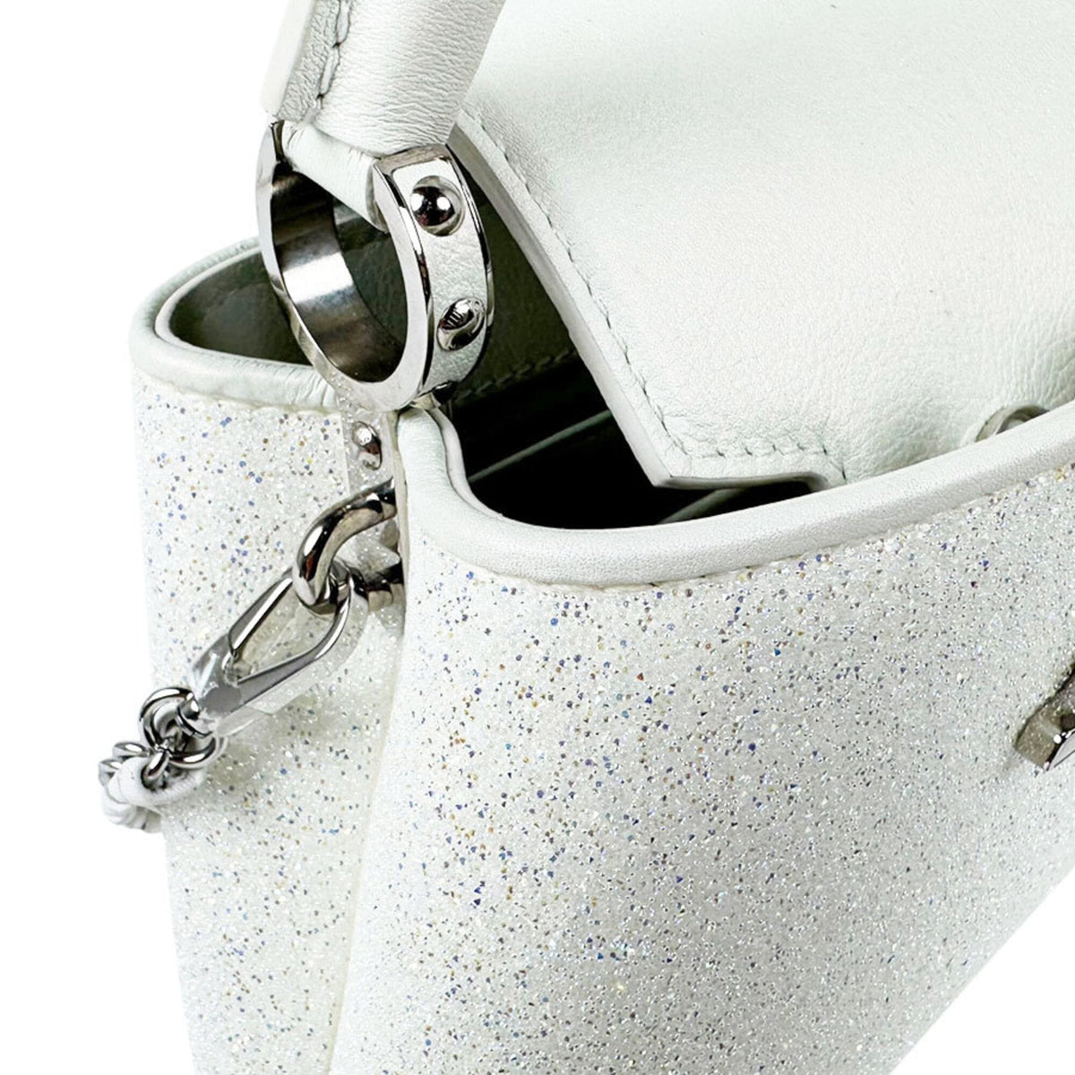 Louis Vuitton White Leather Shoulder Bag (Pre-Owned)