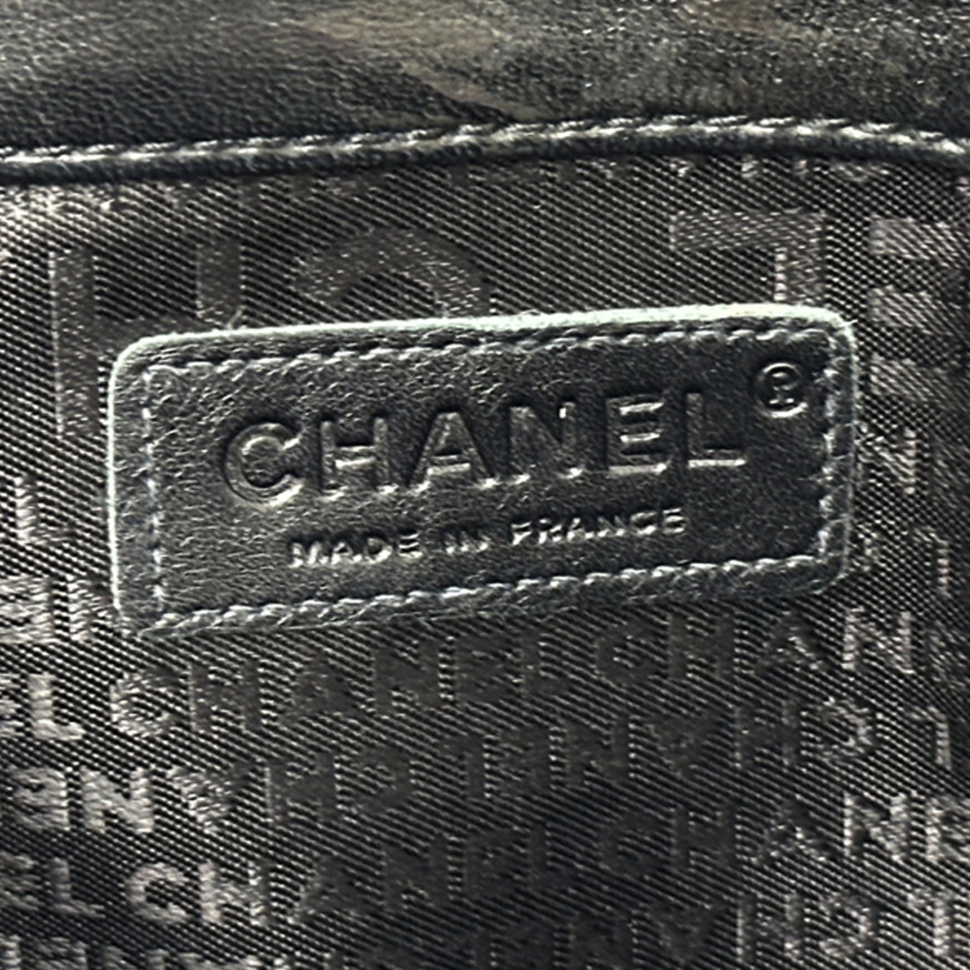 Chanel Black Leather Handbag Shoulder Bag (Pre-Owned)