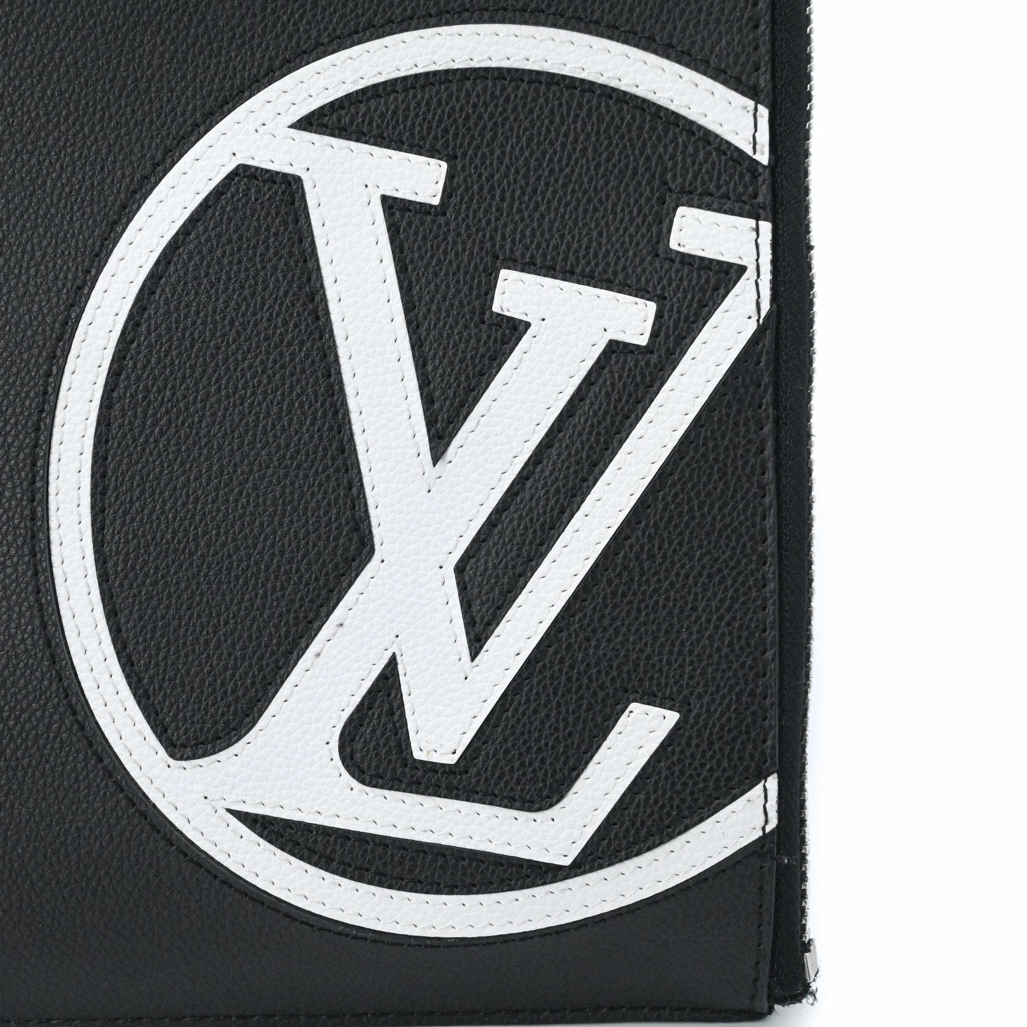 Louis Vuitton Black Leather Clutch Bag Pochette (Pre-Owned)