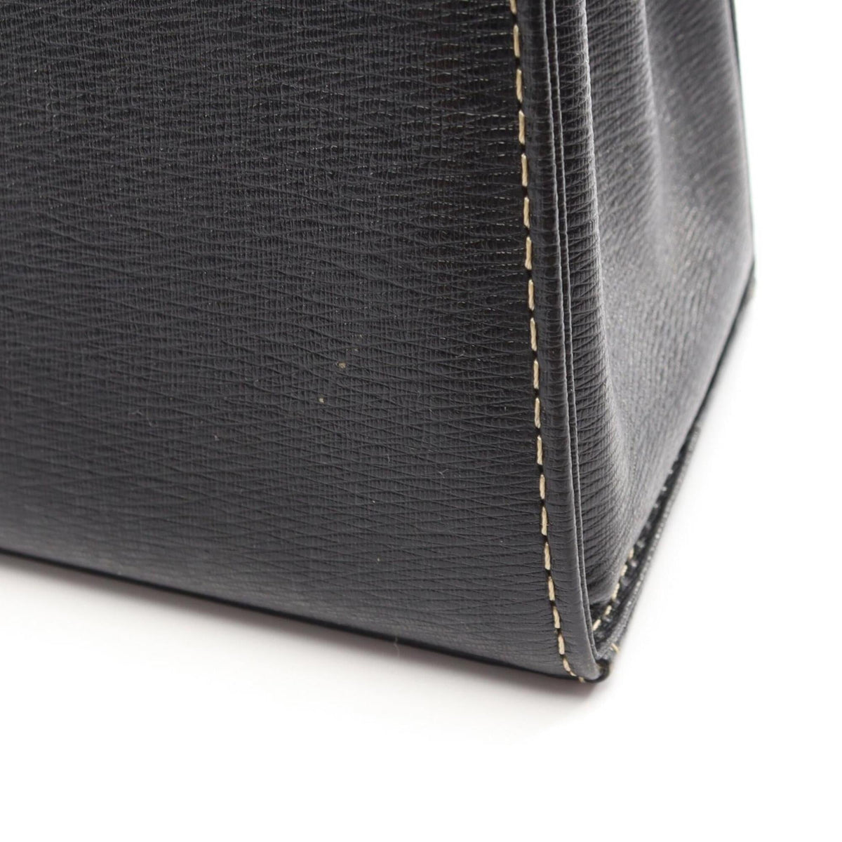 Burberry Black Leather Handbag (Pre-Owned)