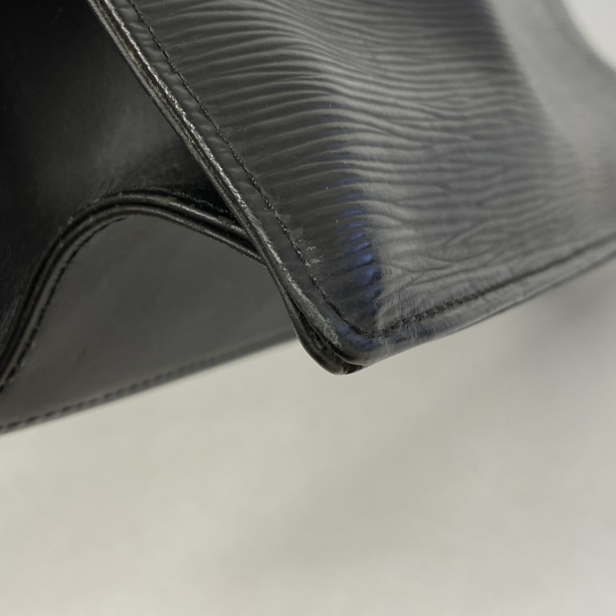 Louis Vuitton Noir Tote Bag (Pre-Owned)