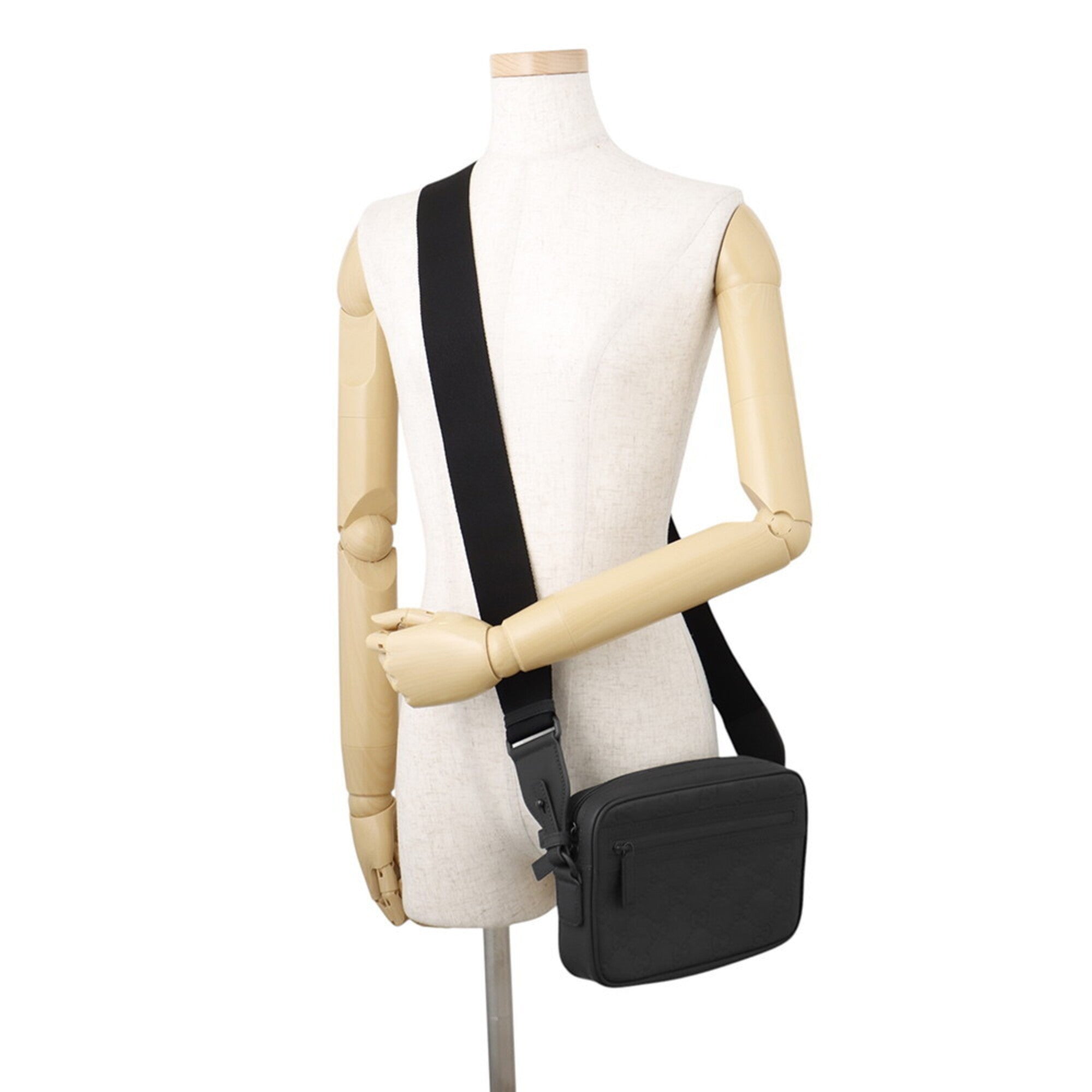Gucci Black Rubber Canvas Shoulder Bag (Pre-Owned)