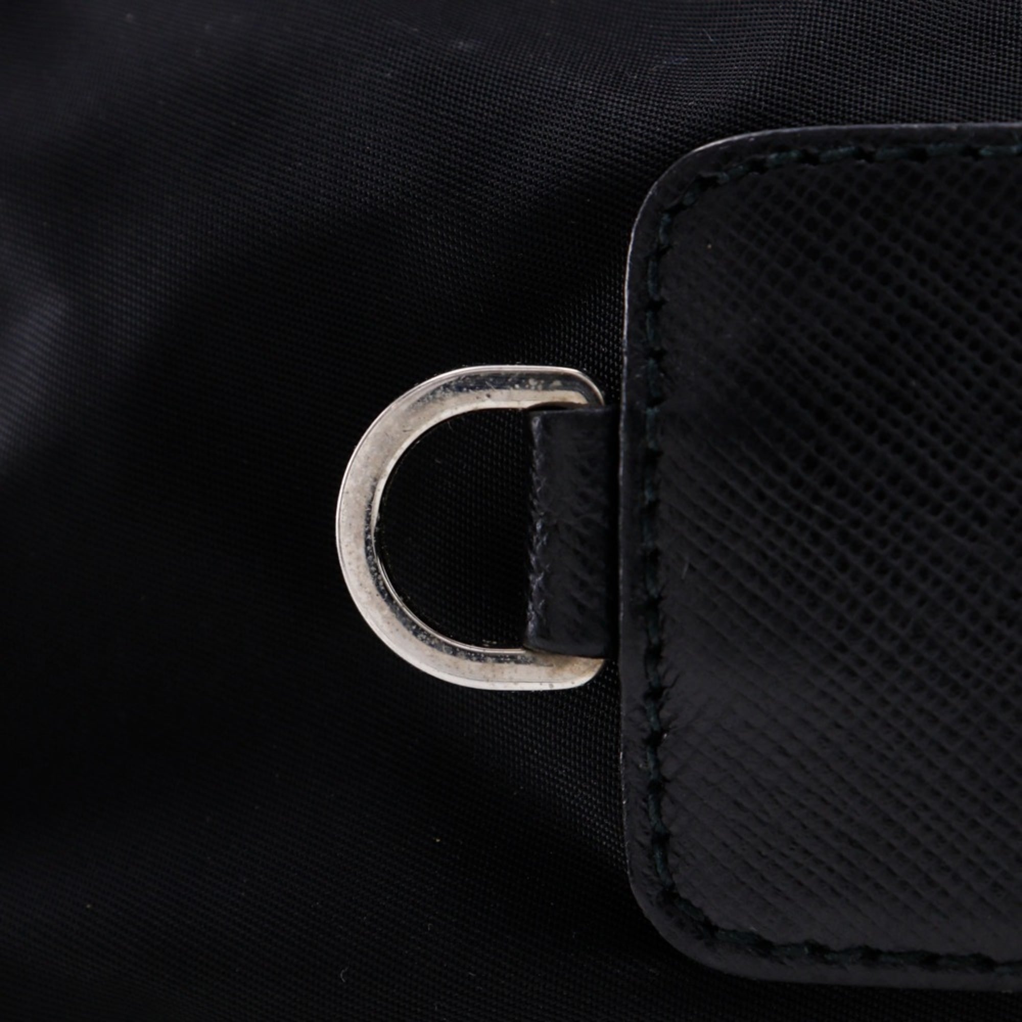 Prada Black Nylon Messenger Bag Shoulder Bag (Pre-Owned)