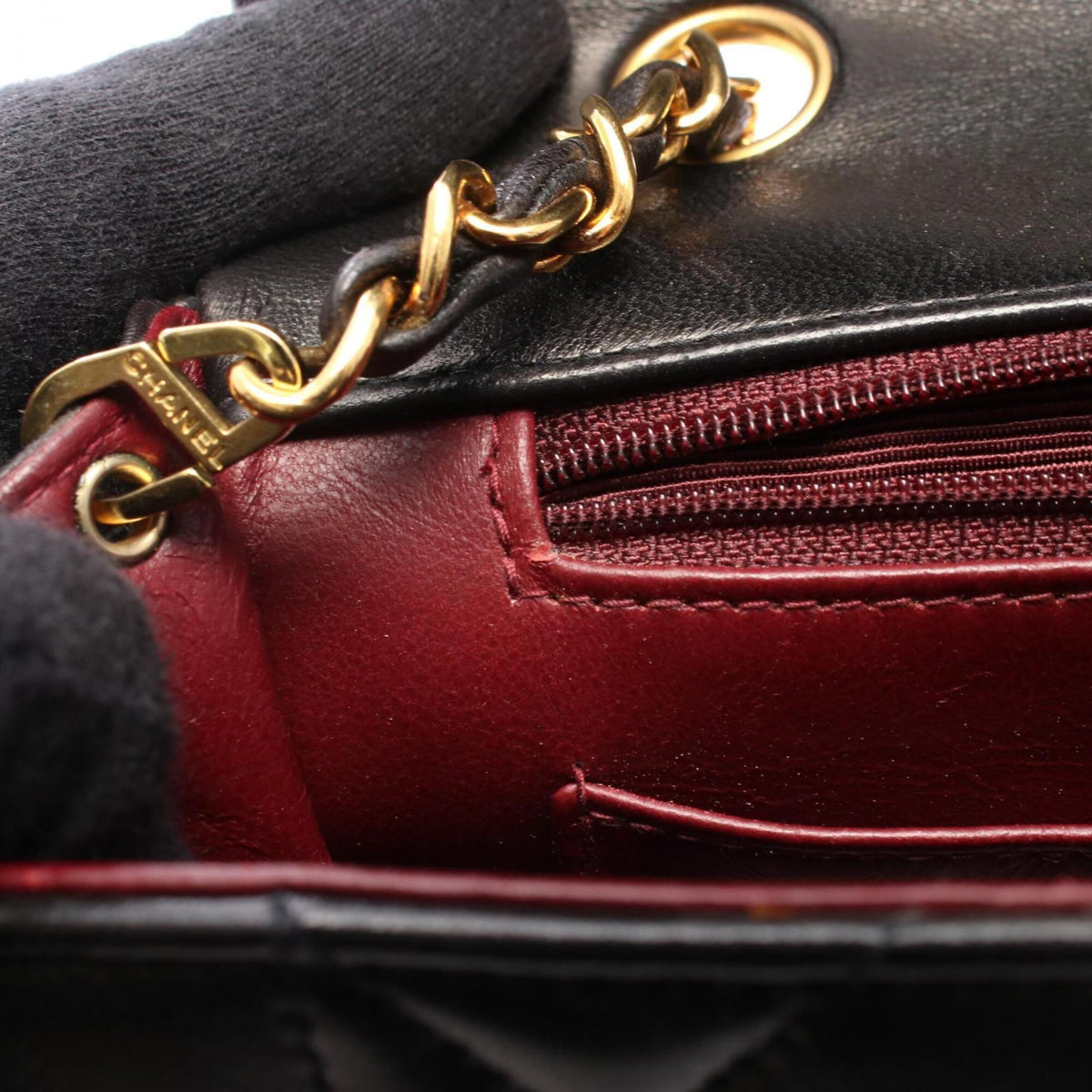 Chanel Black Leather Handbag Shoulder Bag (Pre-Owned)