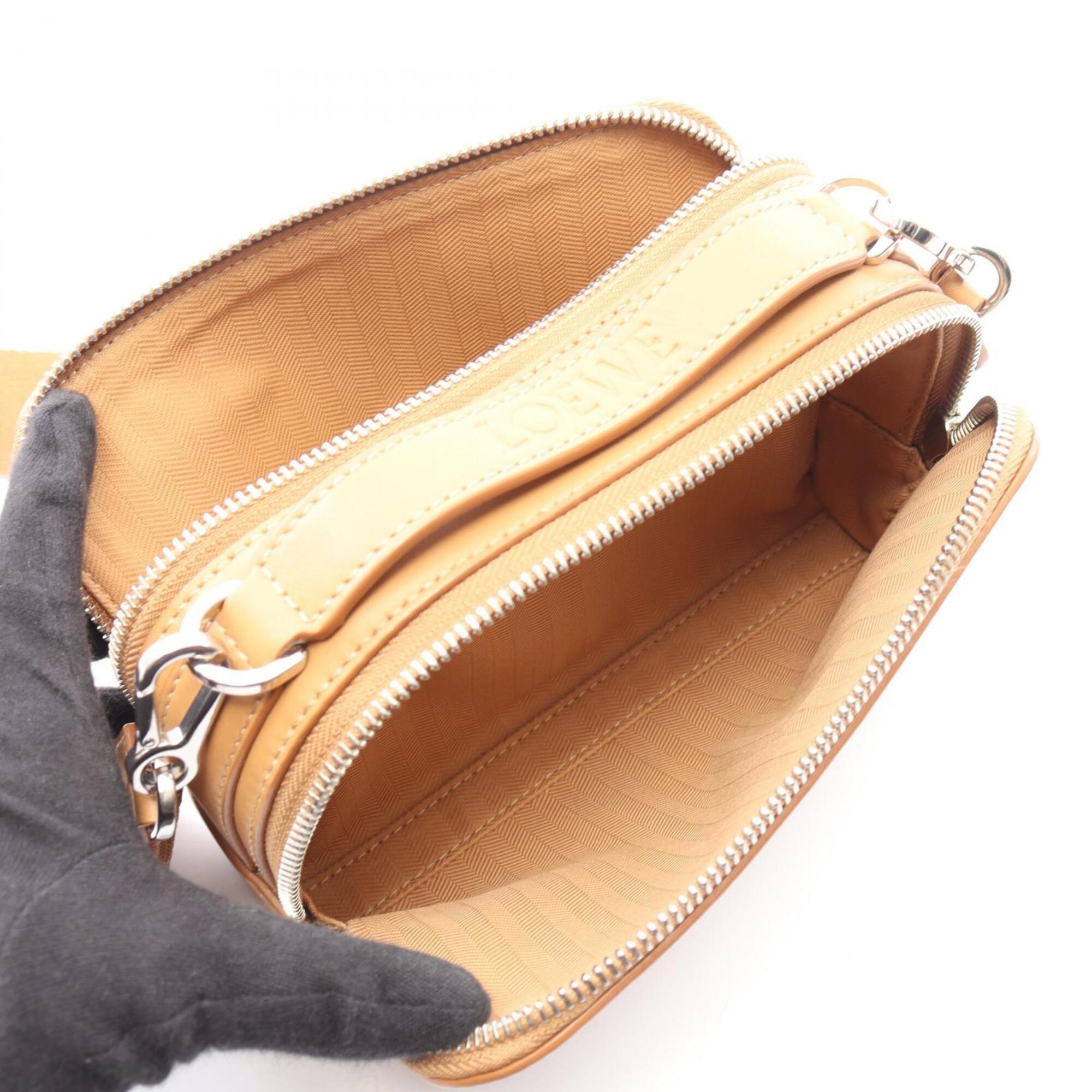 Loewe Beige Leather Handbag (Pre-Owned)