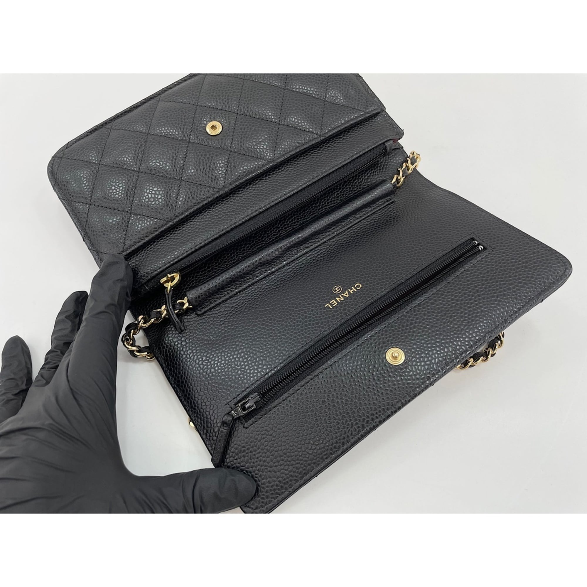 Chanel Black Shoulder Bag (Pre-Owned)