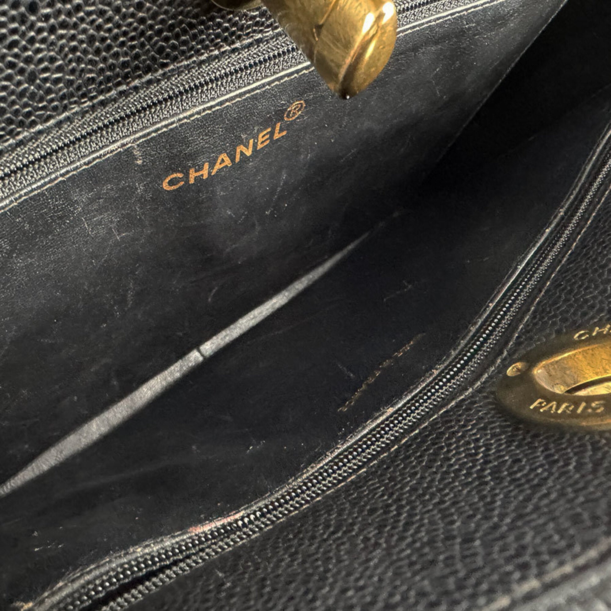 Chanel Black Grained Calfskin Shoulder Bag (Pre-Owned)