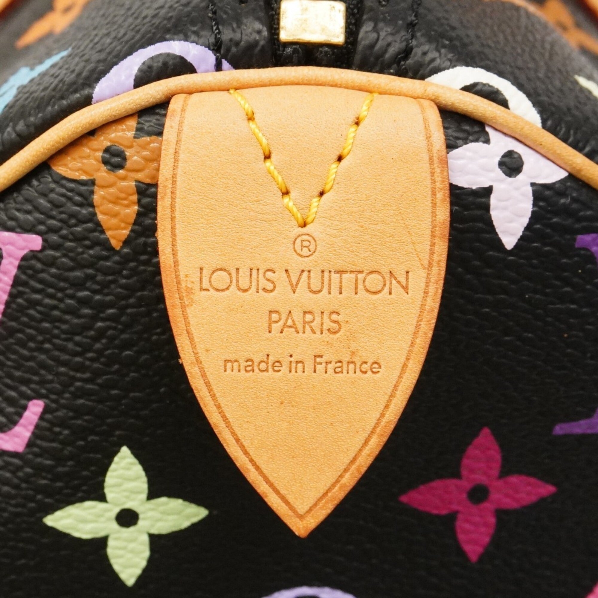 Louis Vuitton Noir Handbag (Pre-Owned)