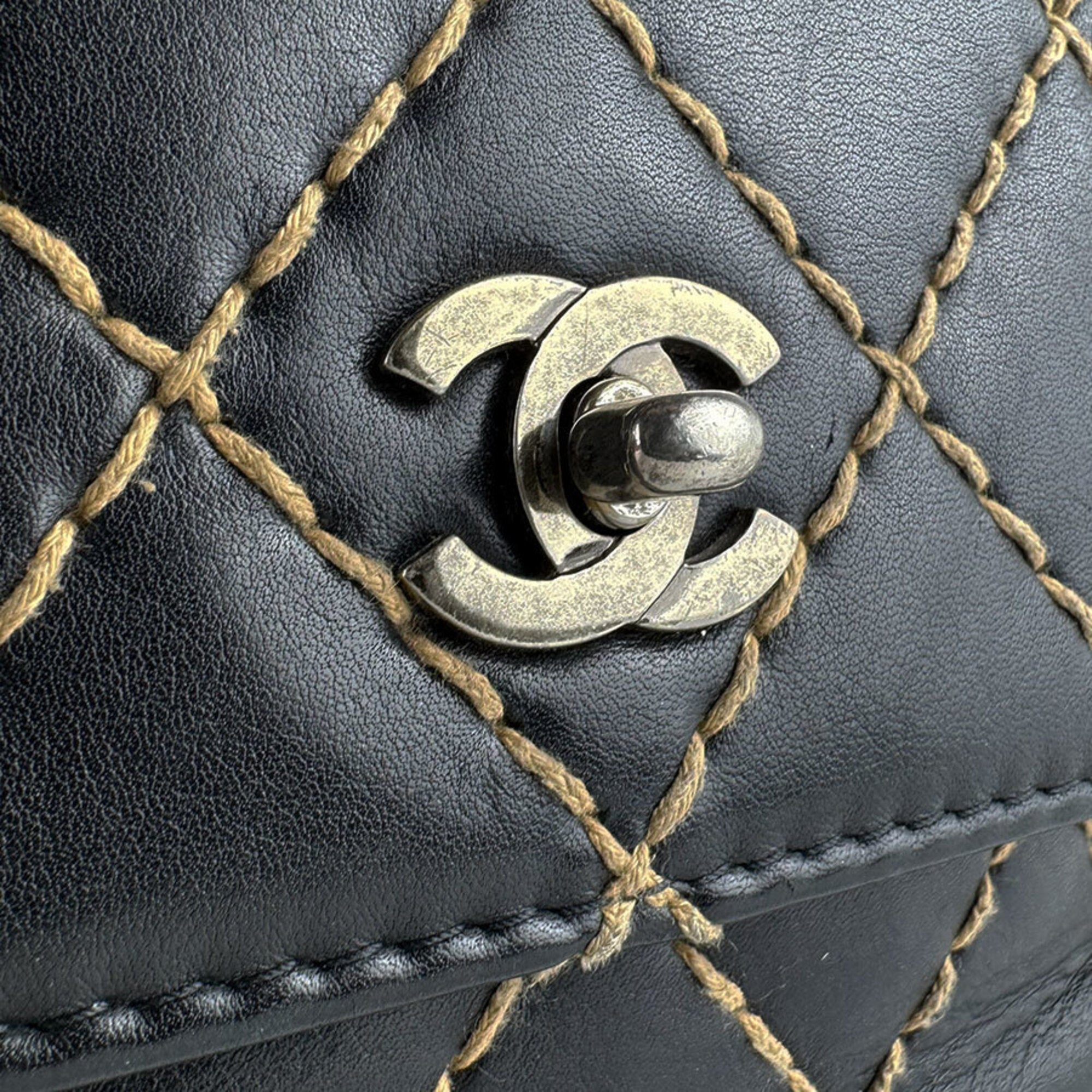 Chanel Beige Black Leather Shoulder Bag (Pre-Owned)