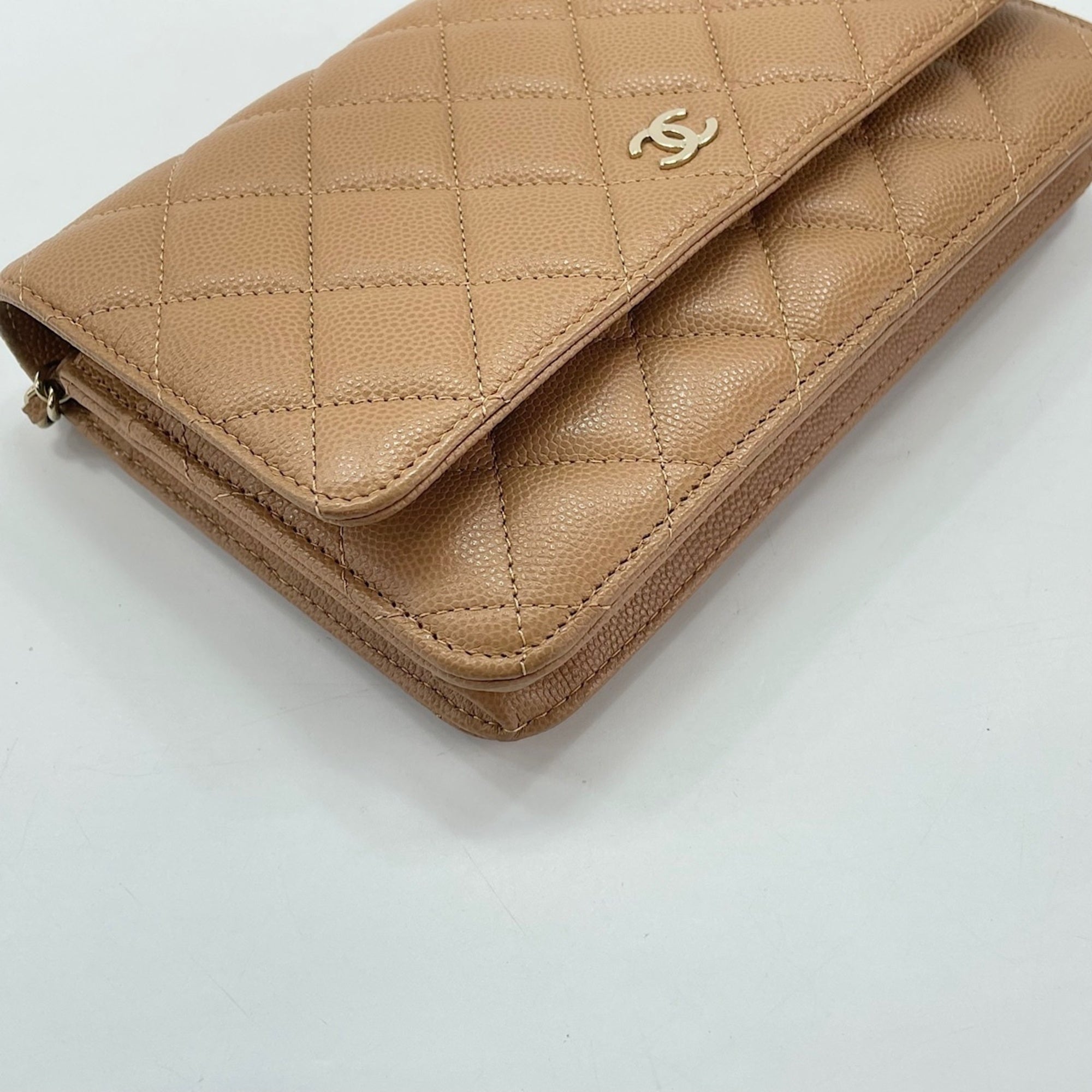 Chanel Beige Shoulder Bag (Pre-Owned)