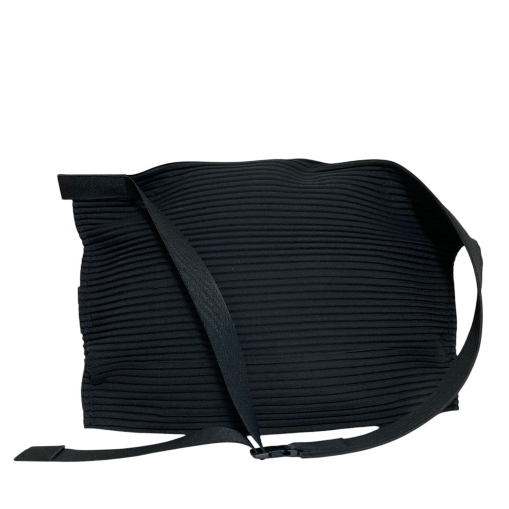 Issey Miyake Black Handbag (Pre-Owned)