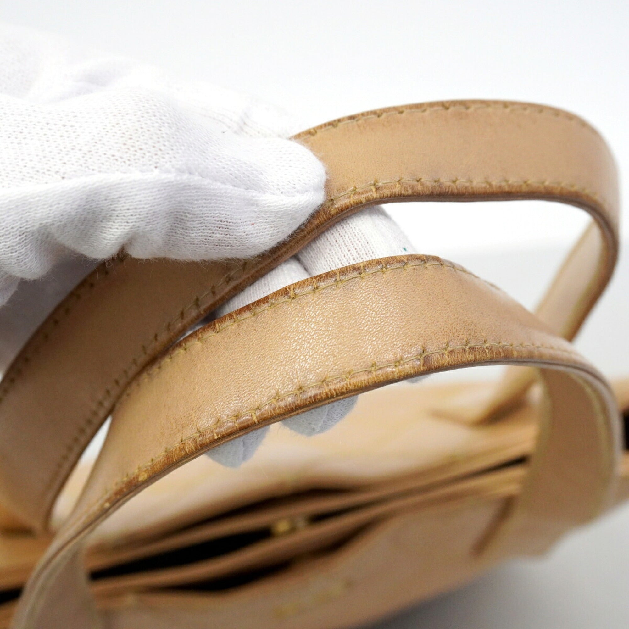 Chanel Beige Leather Tote Bag (Pre-Owned)