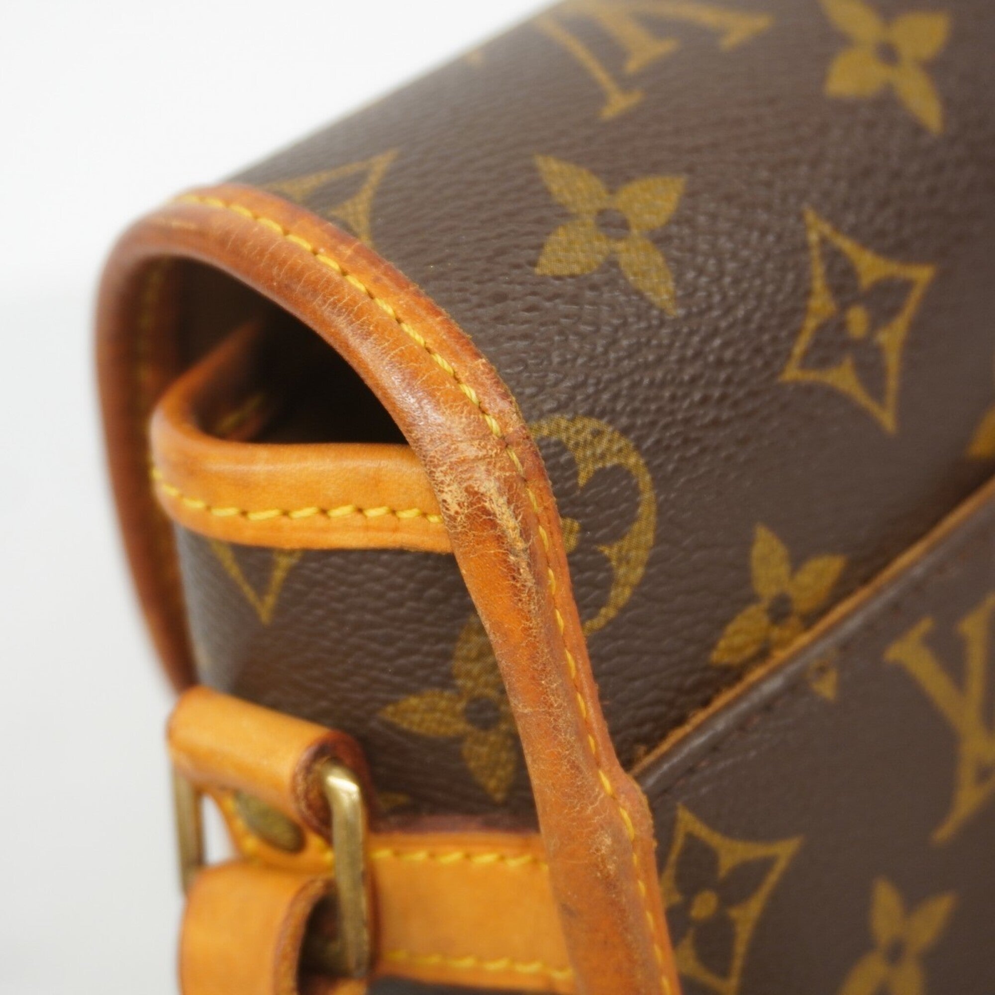 Louis Vuitton Brown Shoulder Bag (Pre-Owned)