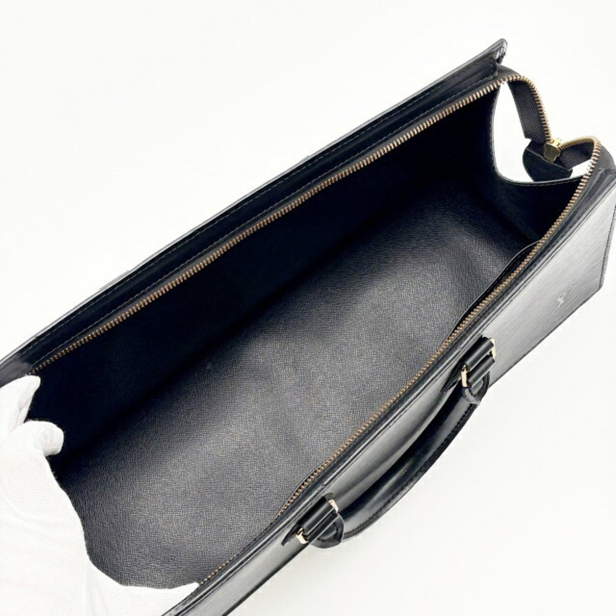 Louis Vuitton Noir Epi Leather Handbag (Pre-Owned)