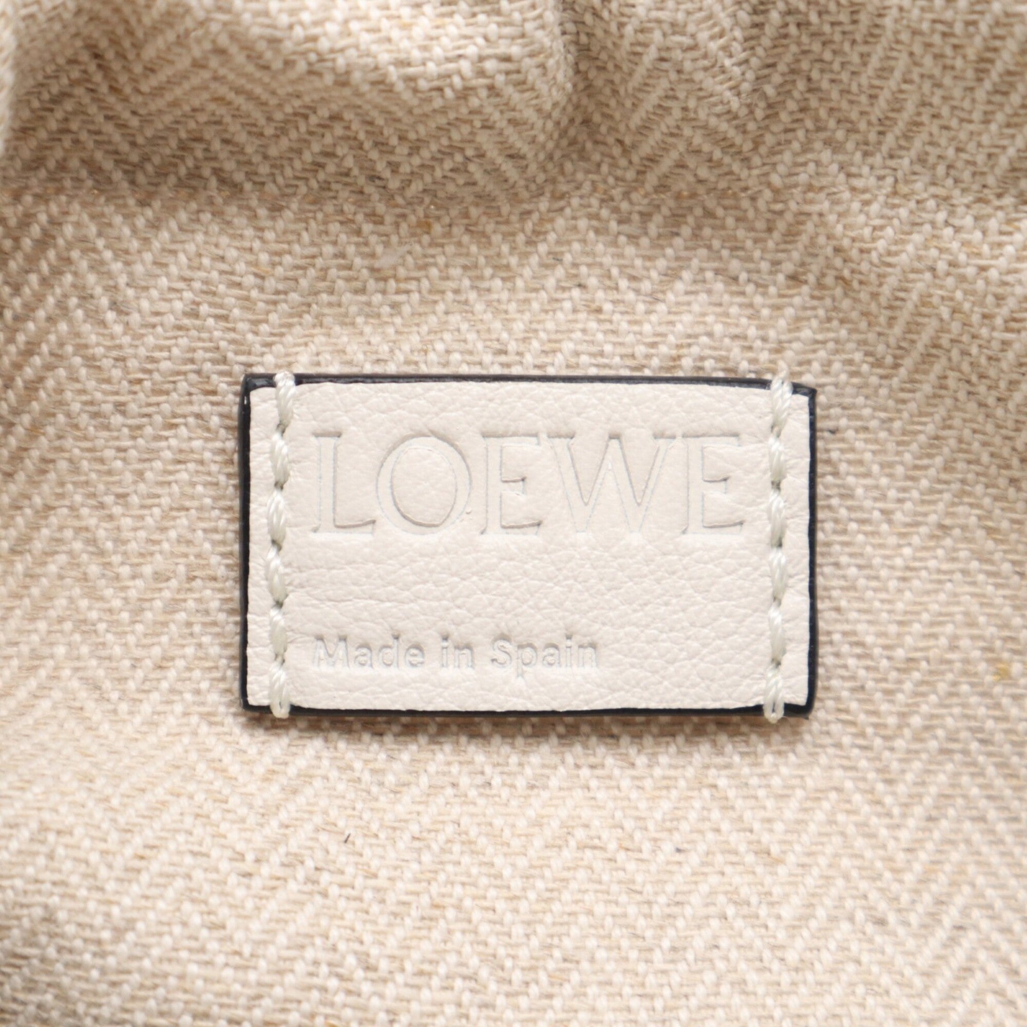 Loewe Beige White Leather Handbag (Pre-Owned)