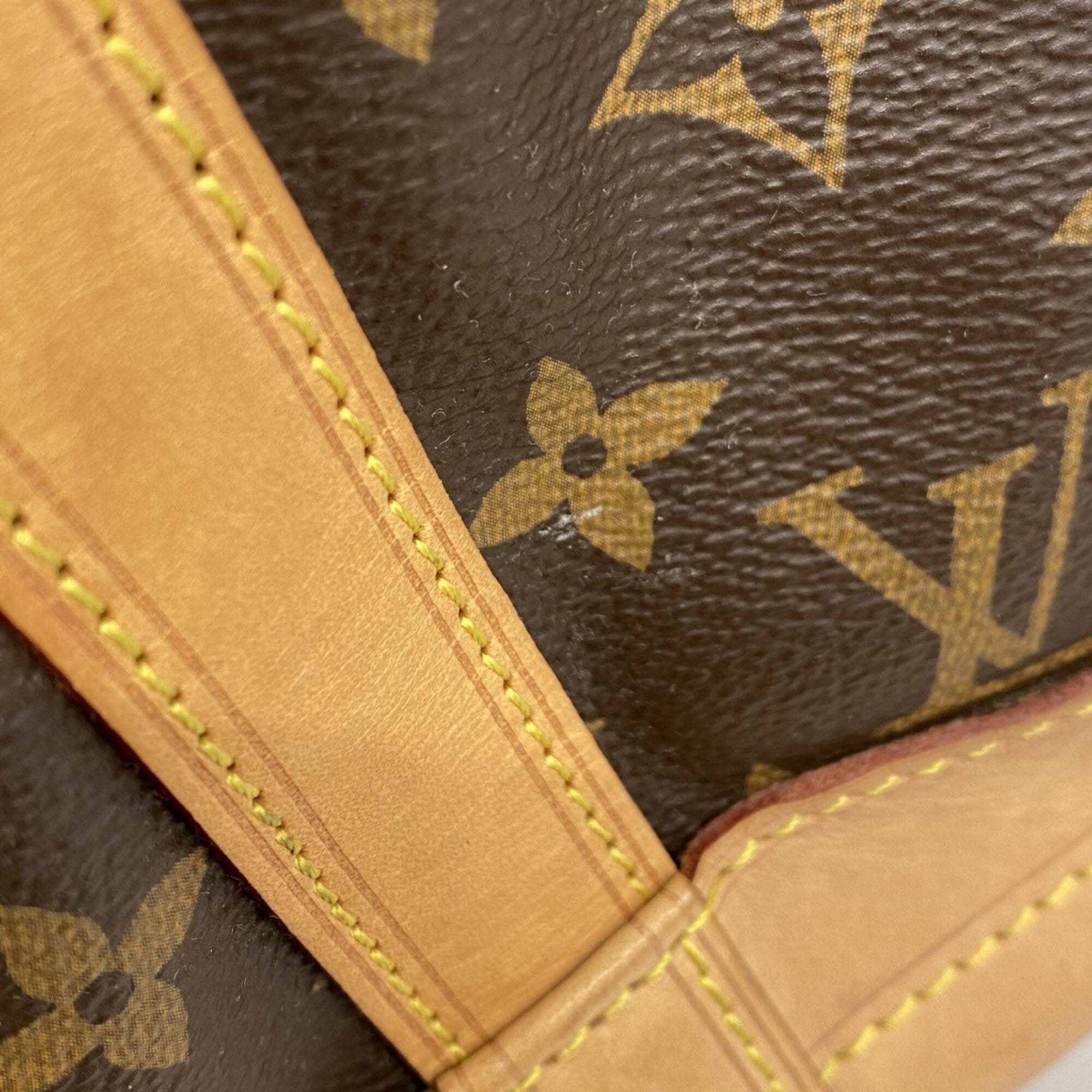 Louis Vuitton Brown Shoulder Bag (Pre-Owned)