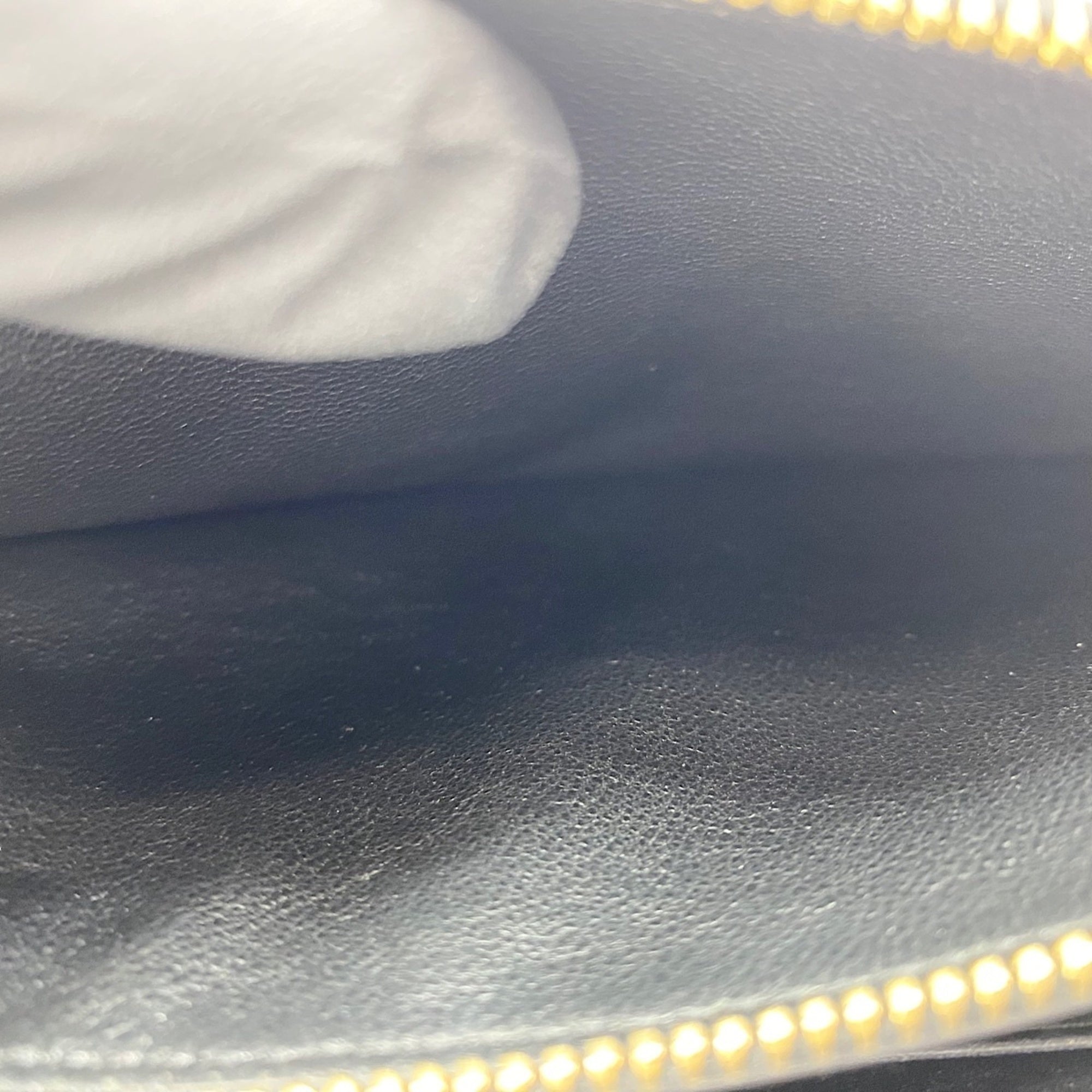 Yves Saint Laurent Black Shoulder Bag (Pre-Owned)
