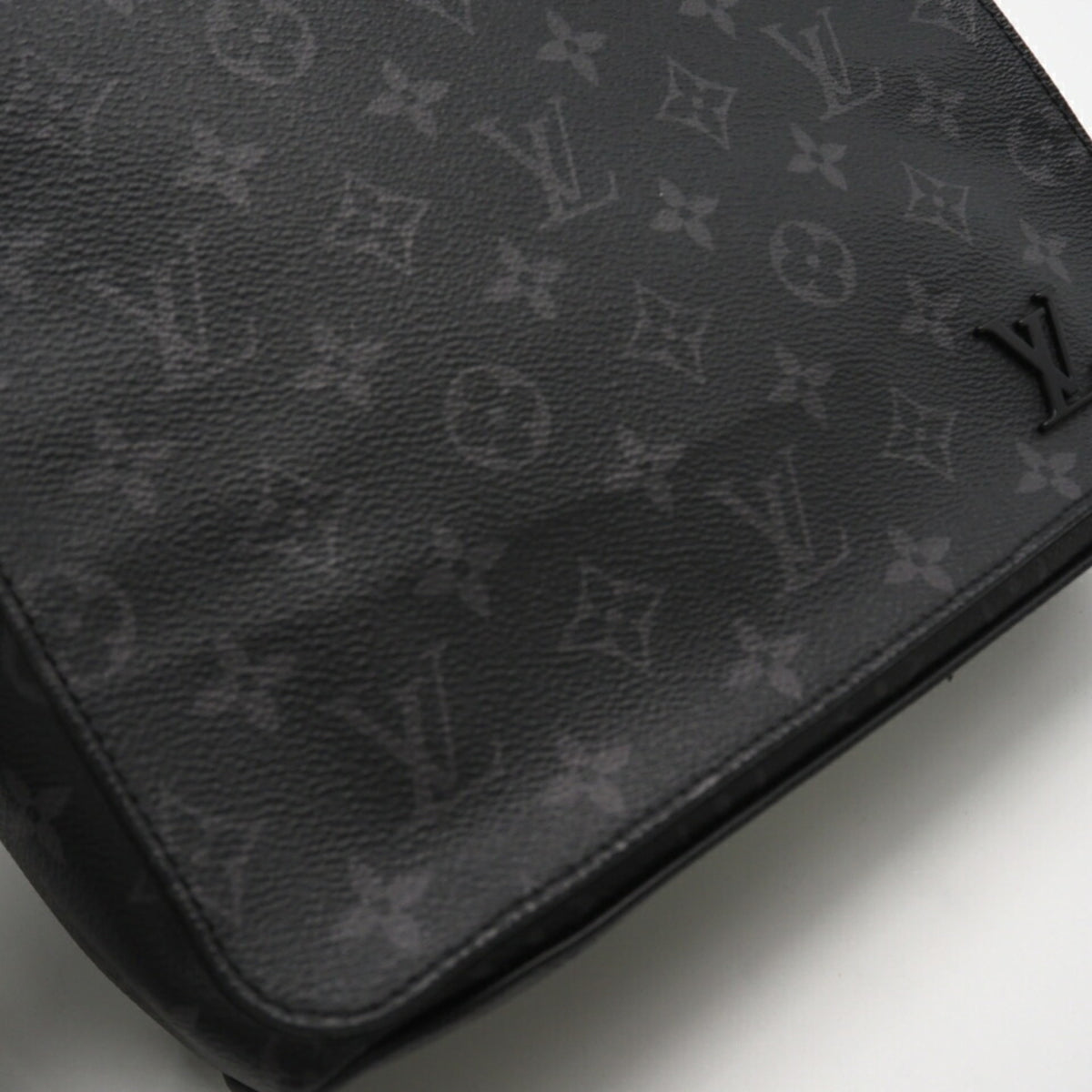 Louis Vuitton Gray Coated Canvas Shoulder Bag (Pre-Owned)
