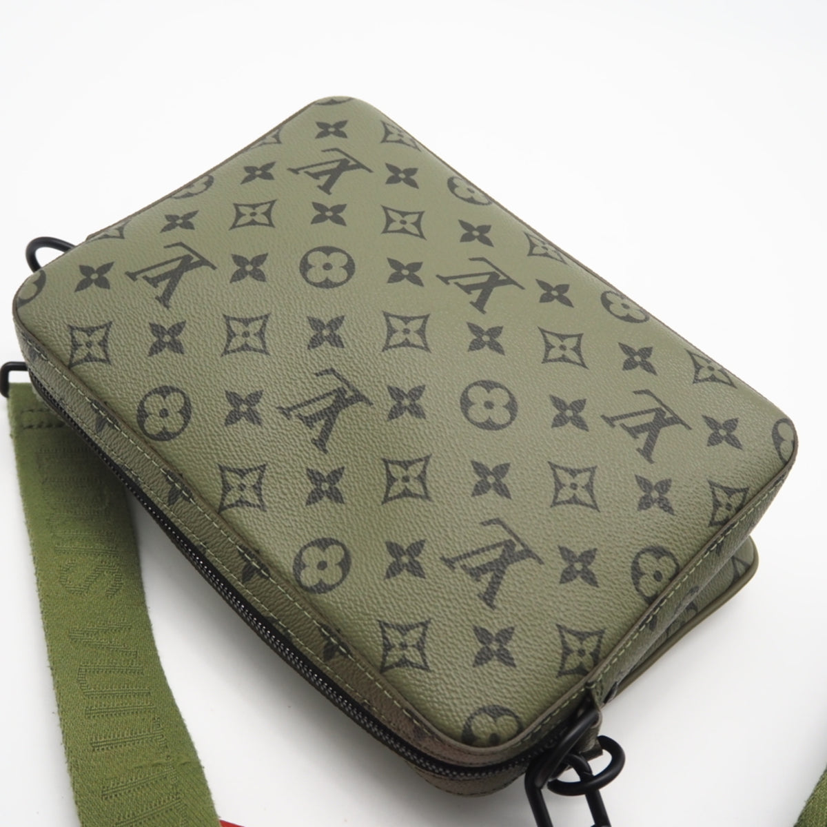 Louis Vuitton Khaki Monogram Red Color Monogram Pouch Shoulder Bag (Pre-Owned)