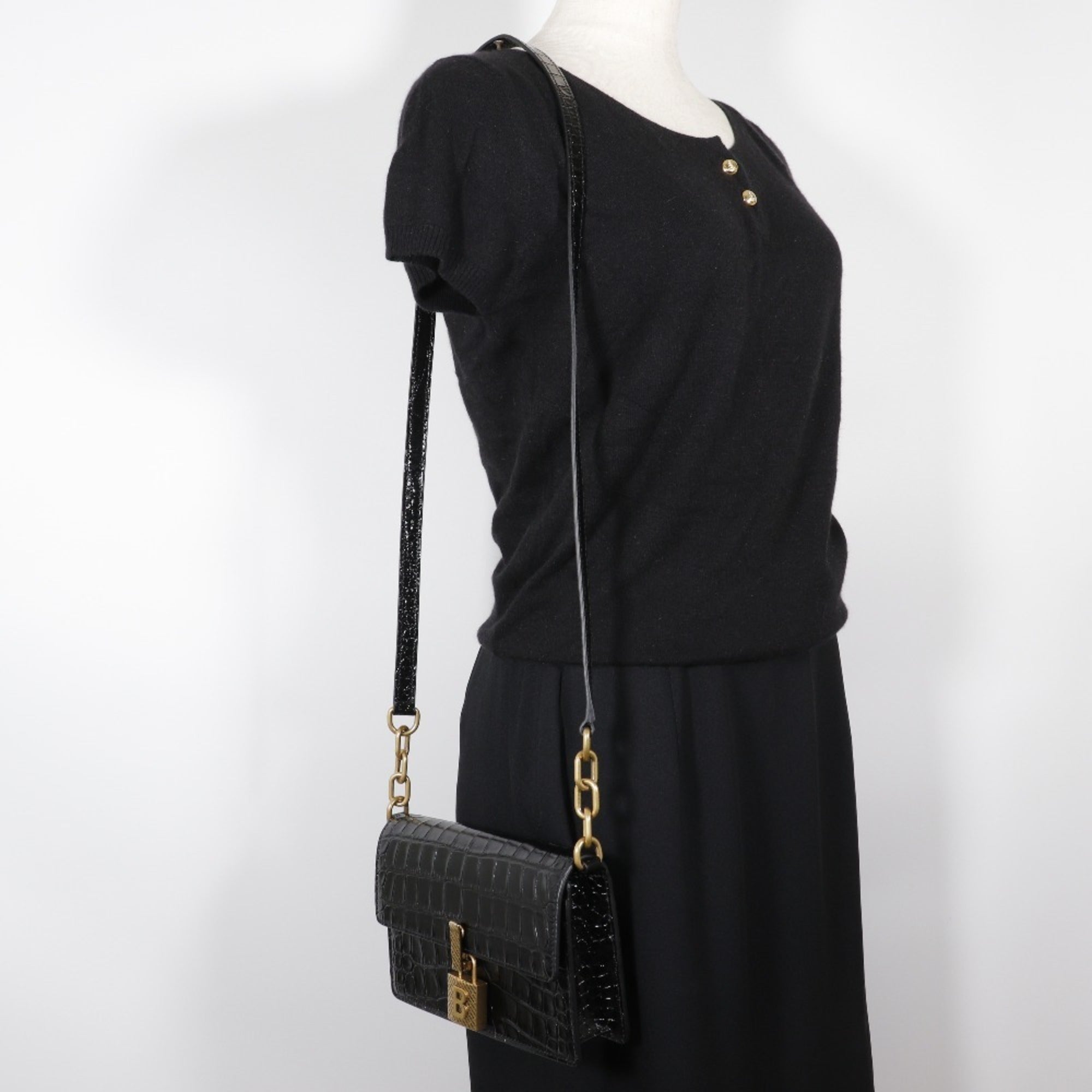 Balenciaga Black Leather Shoulder Bag (Pre-Owned)