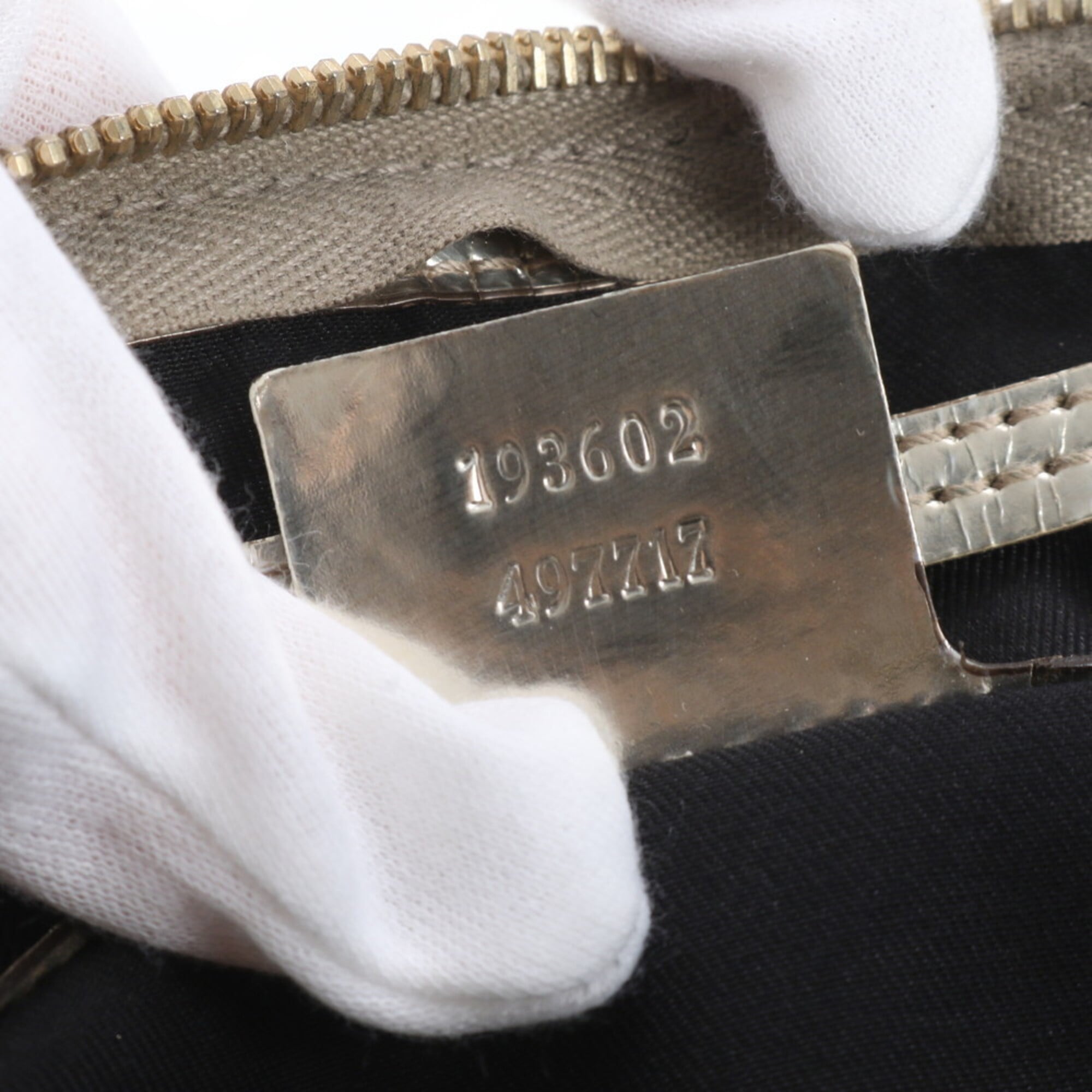 Gucci Gold White Gg Supreme Handbag (Pre-Owned)