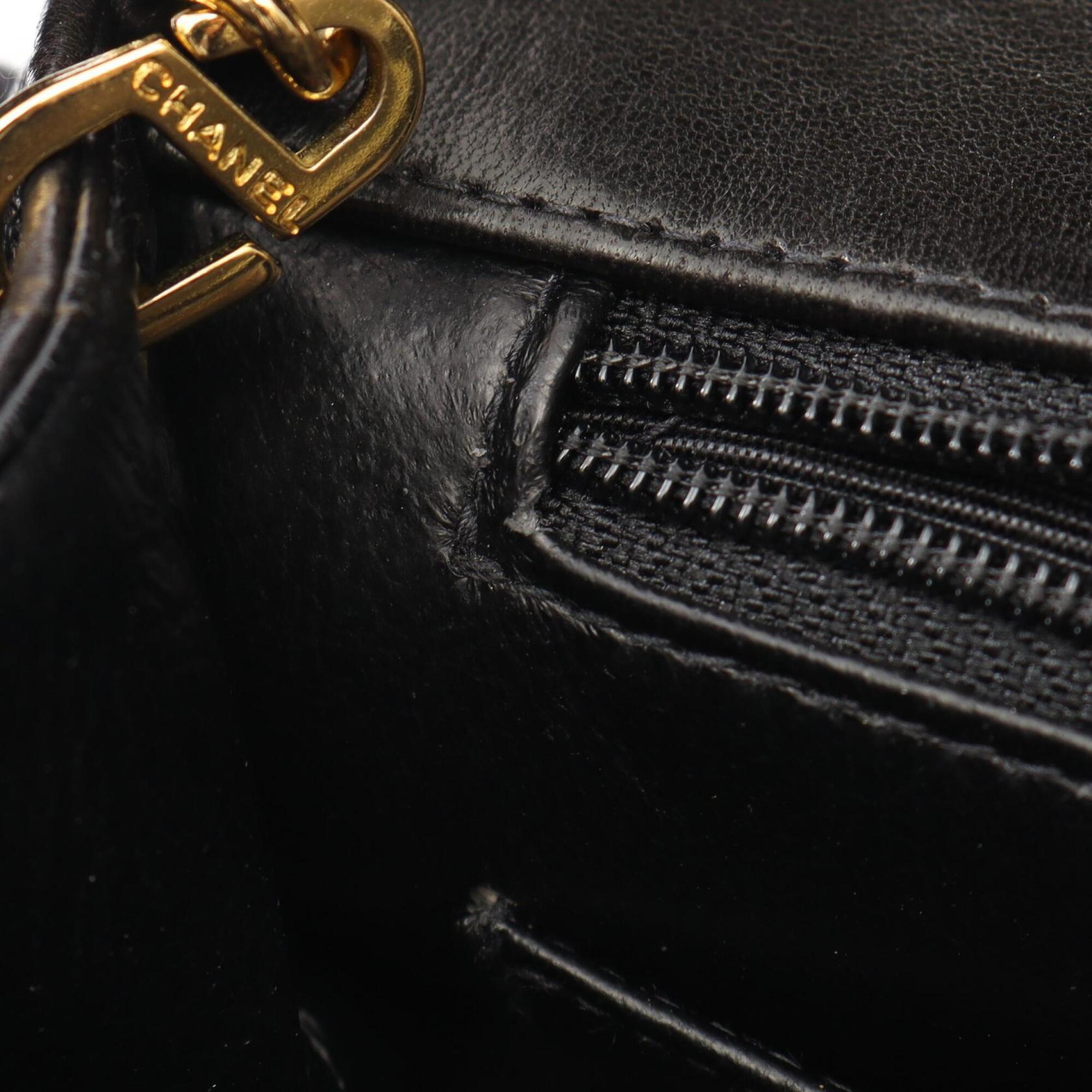 Chanel Matelasse Black Leather Handbag Shoulder Bag (Pre-Owned)