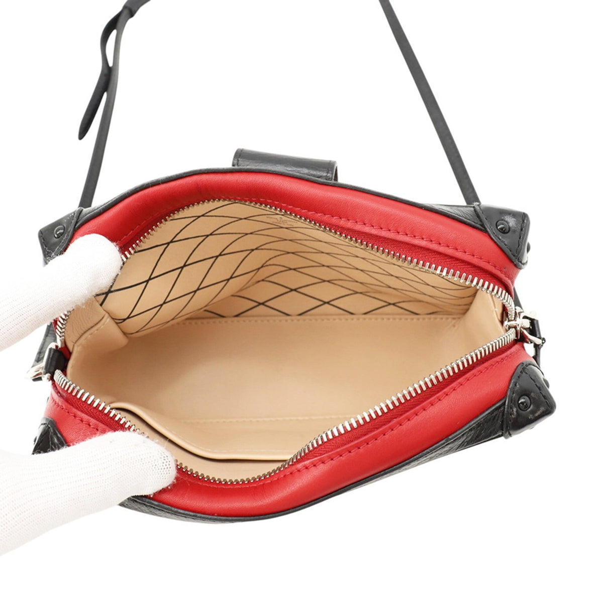 Louis Vuitton Noir Red Color Leather Shoulder Bag (Pre-Owned)