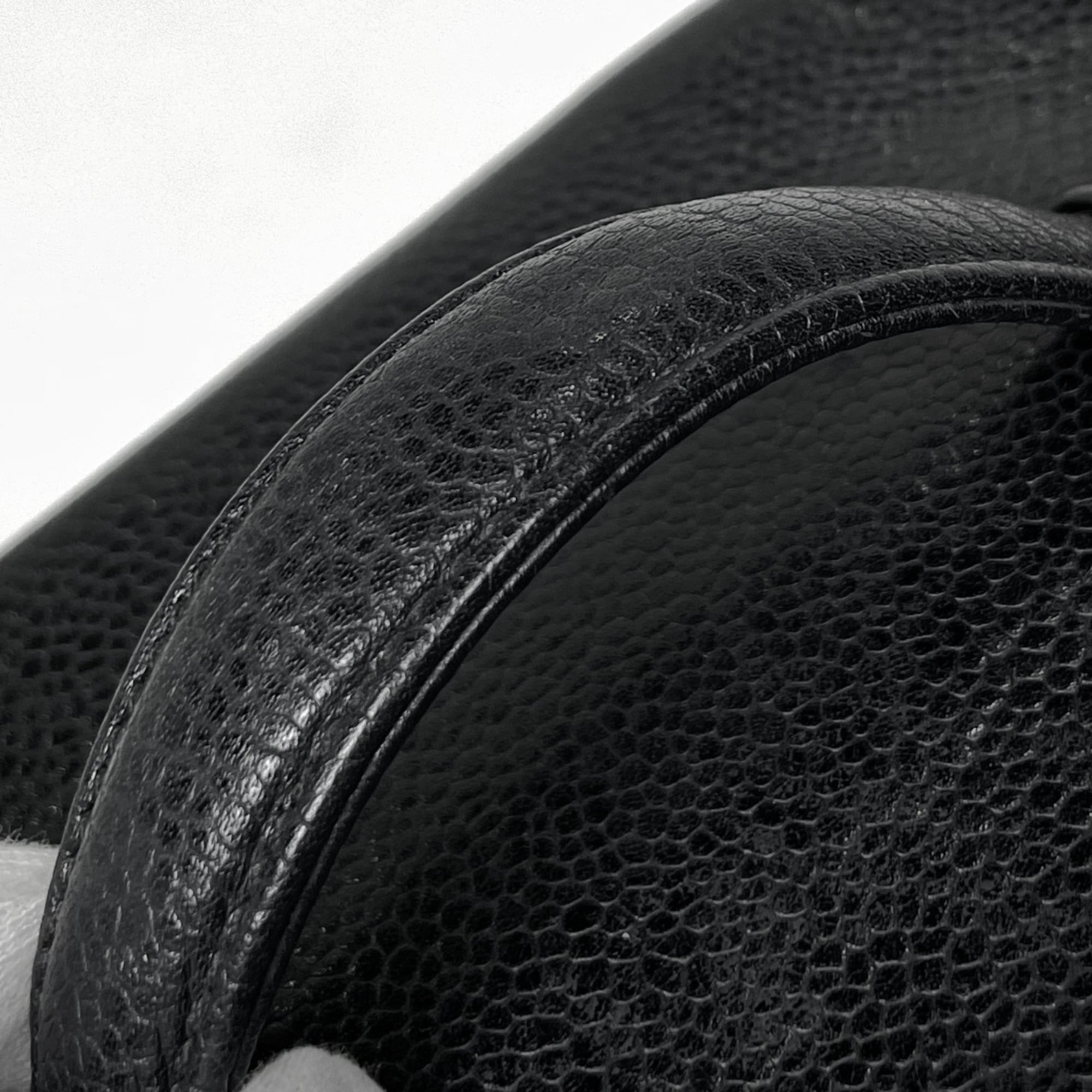 Chanel Black Grained Calfskin Pouch Vanity Bag (Pre-Owned)