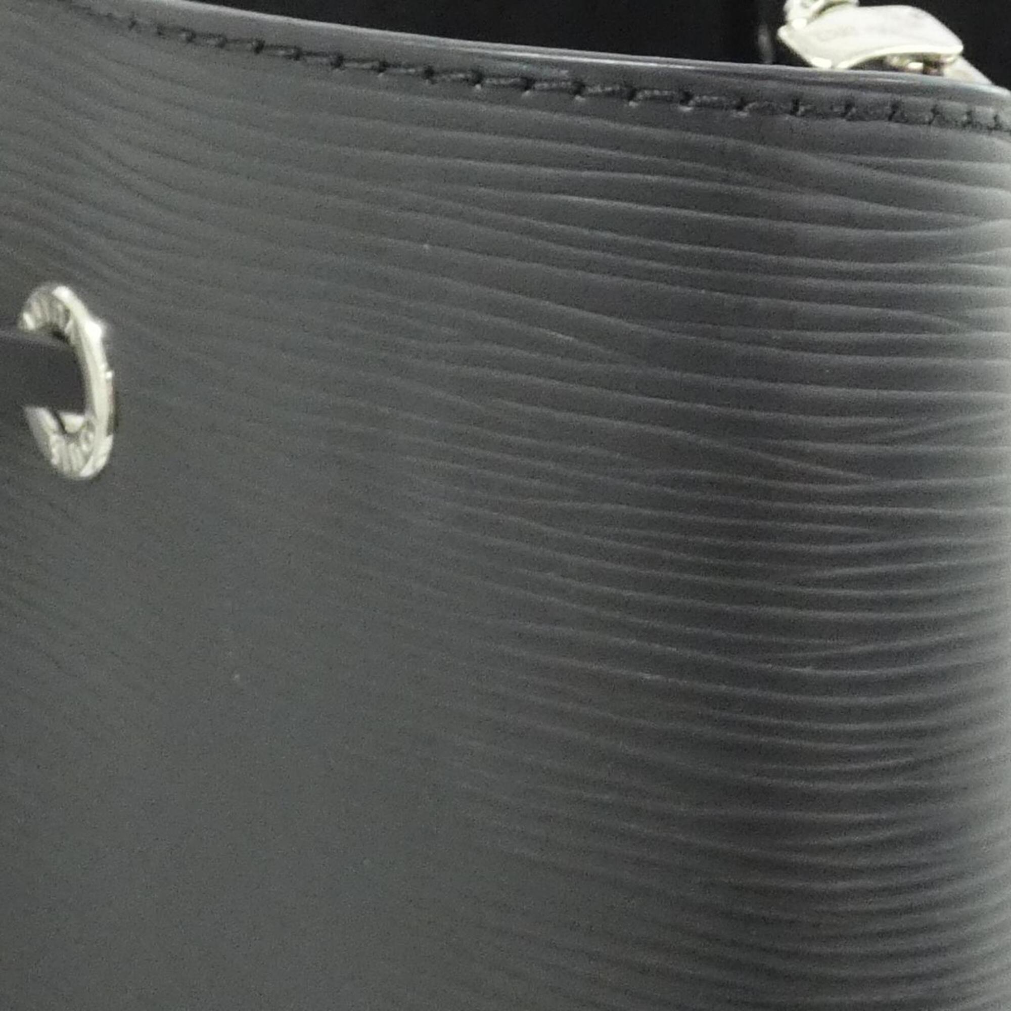 Louis Vuitton Black Leather Shoulder Bag (Pre-Owned)